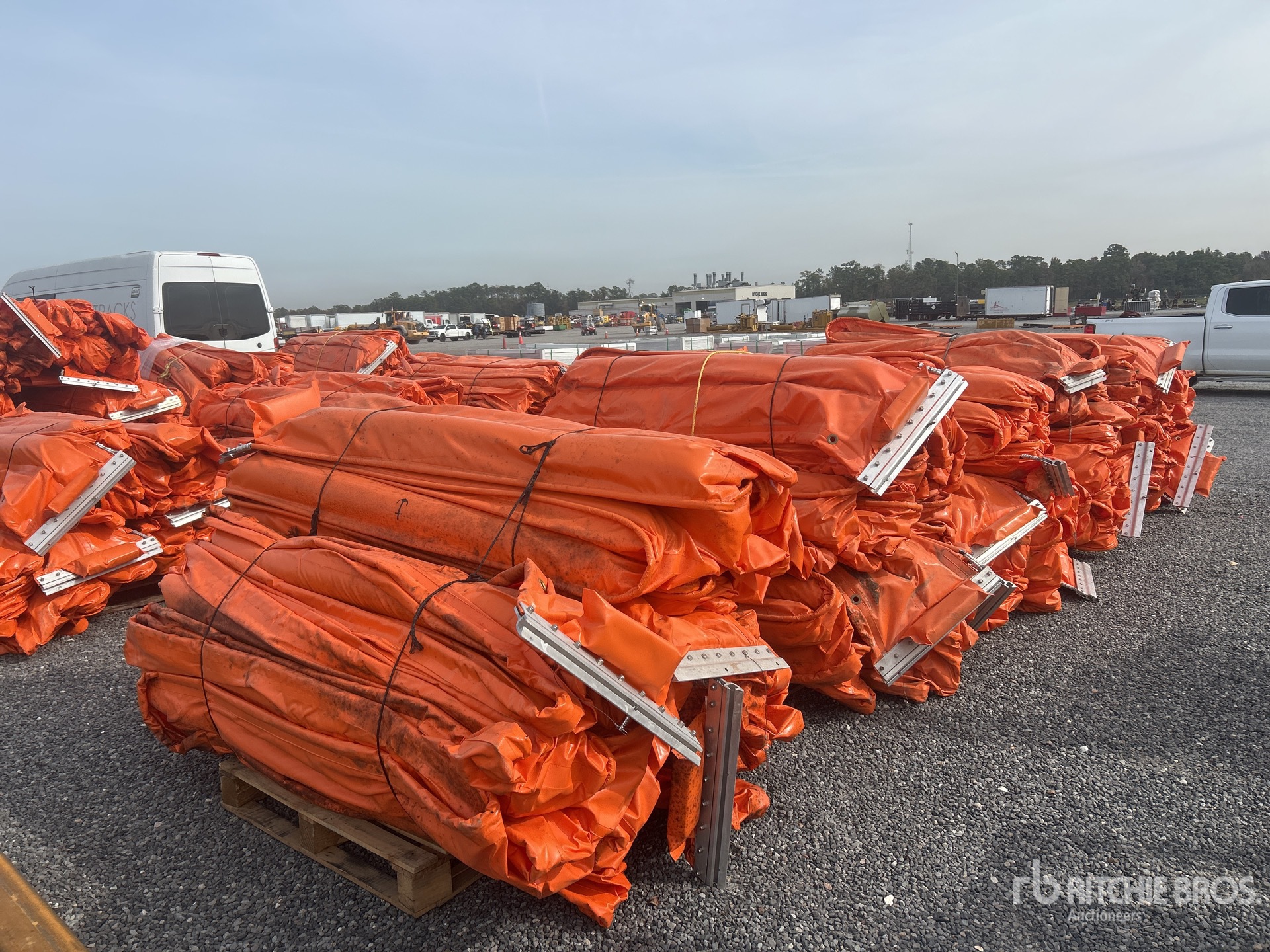 Aspect général with Image, coin arrière gauche