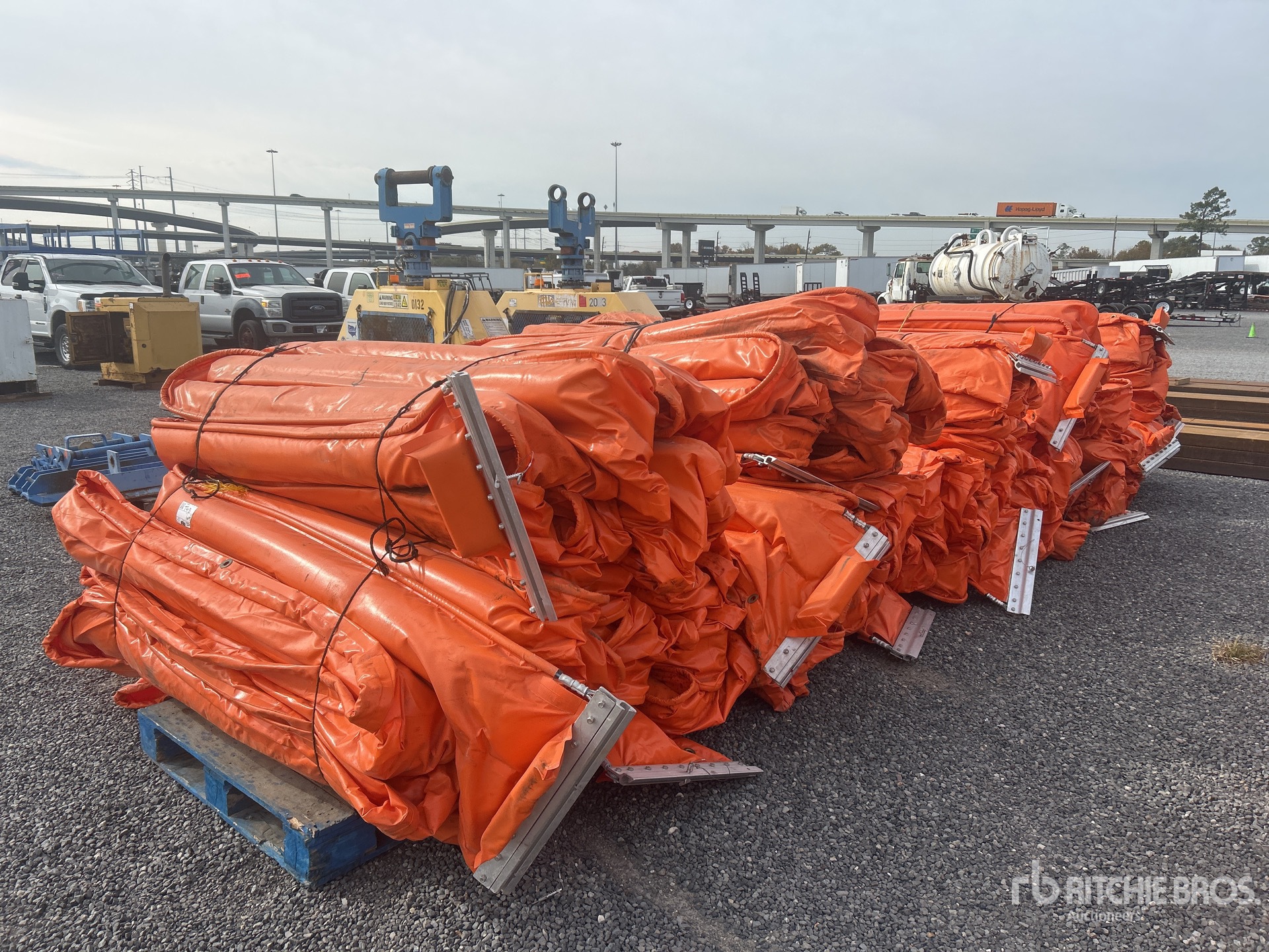 Aspect général with Image, coin avant droit