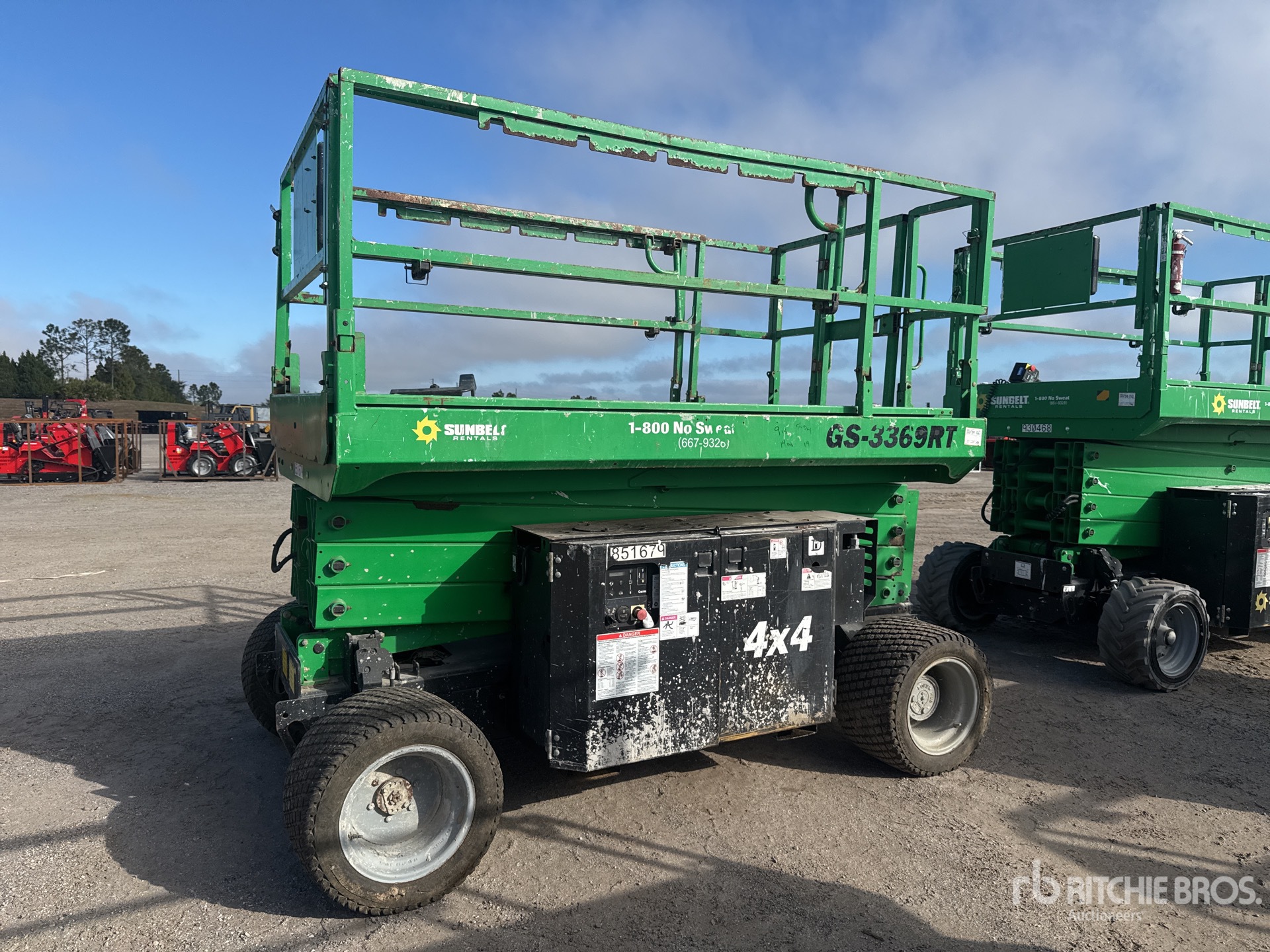 General Appearance with Picture, Left Front Corner