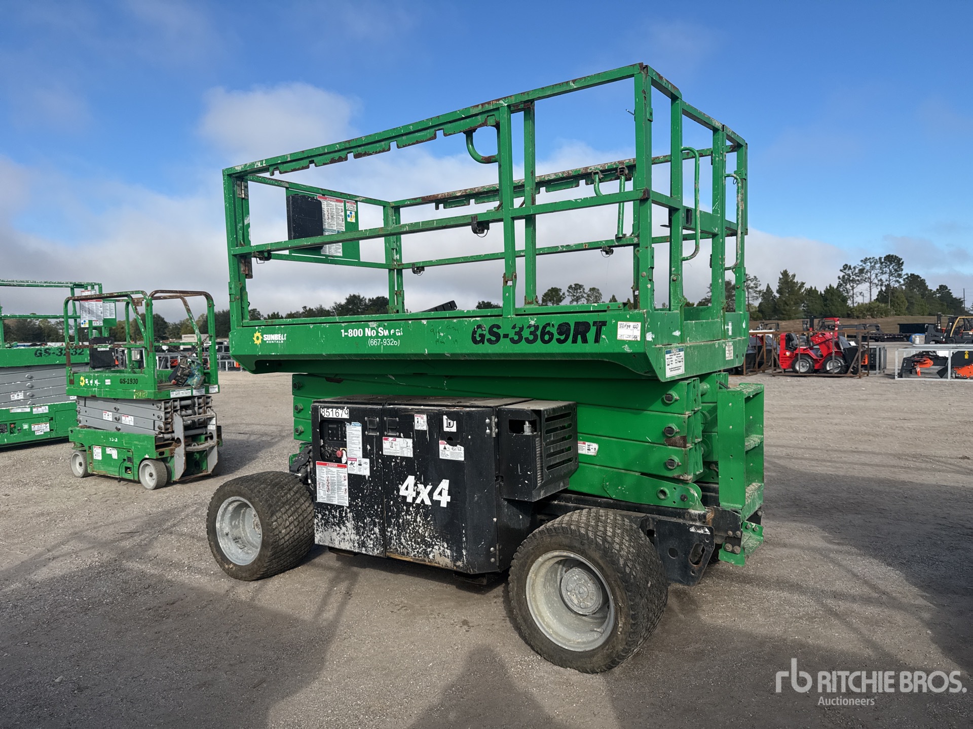 General Appearance with Picture, Right Front Corner