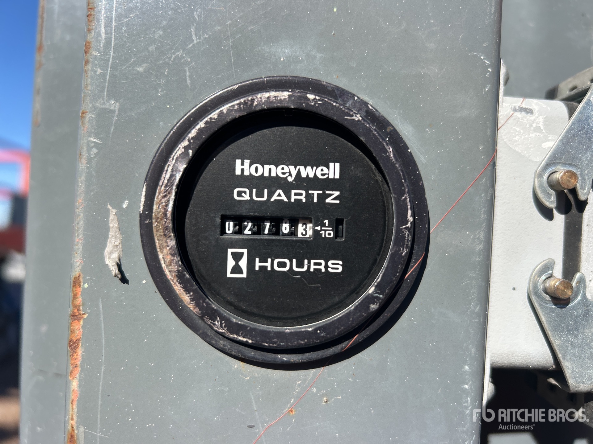 General Appearance with Hour Meter / Odometer