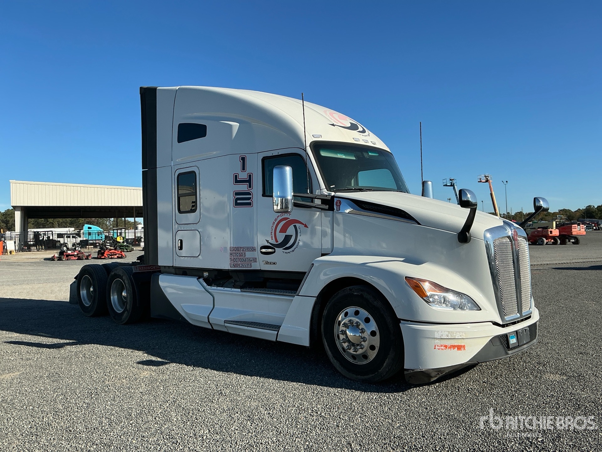 General Appearance with Bild, Ecke vorne rechts