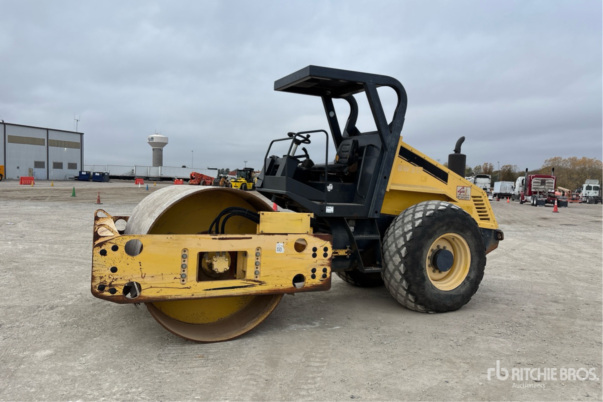 General Appearance with Picture, Left Front Corner