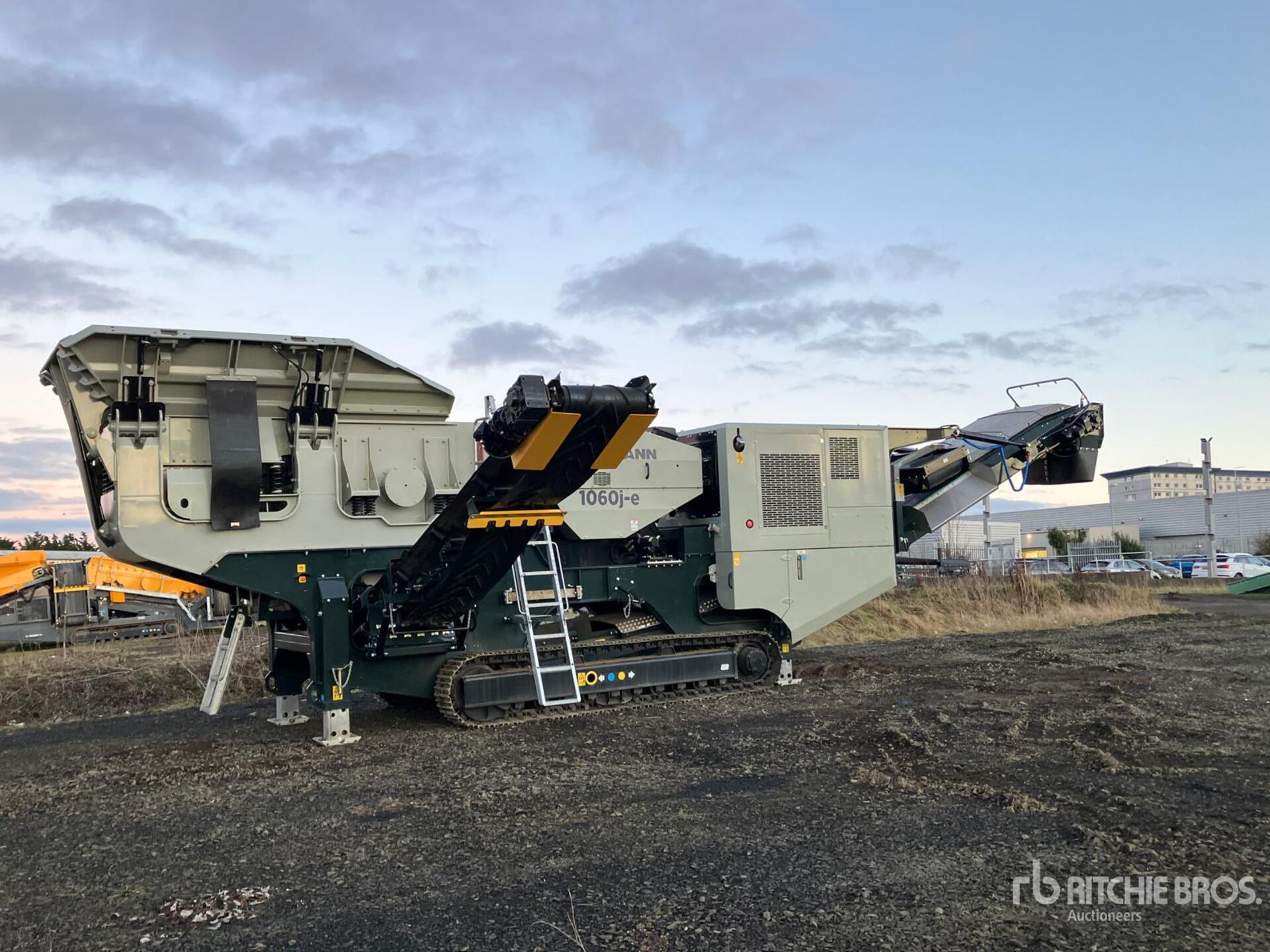 General Appearance with Featured Photo