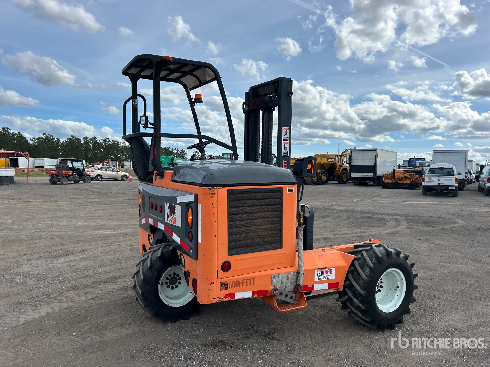 Aspect général with Image, coin arrière droit