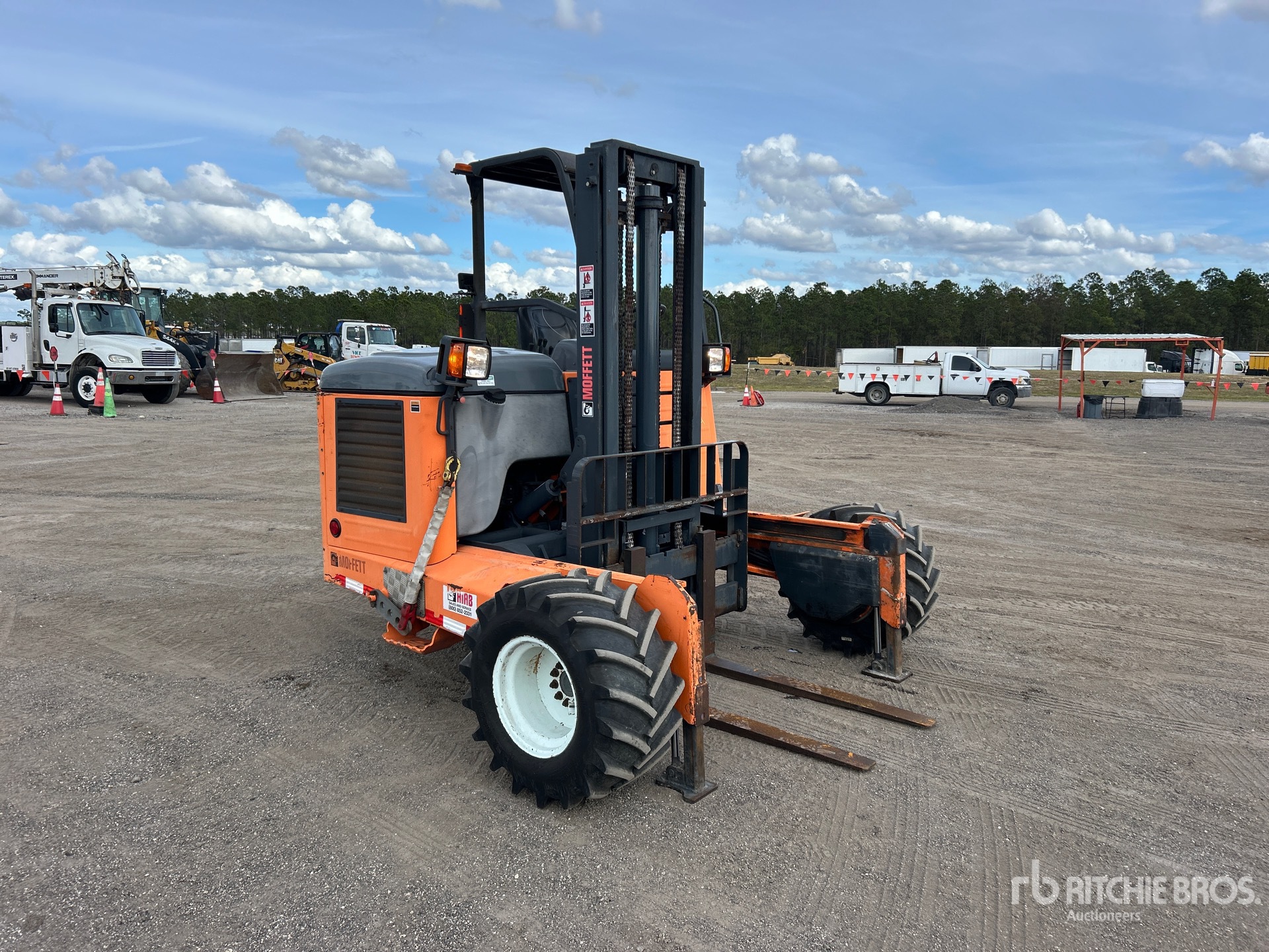 Aspect général with Image, coin avant droit