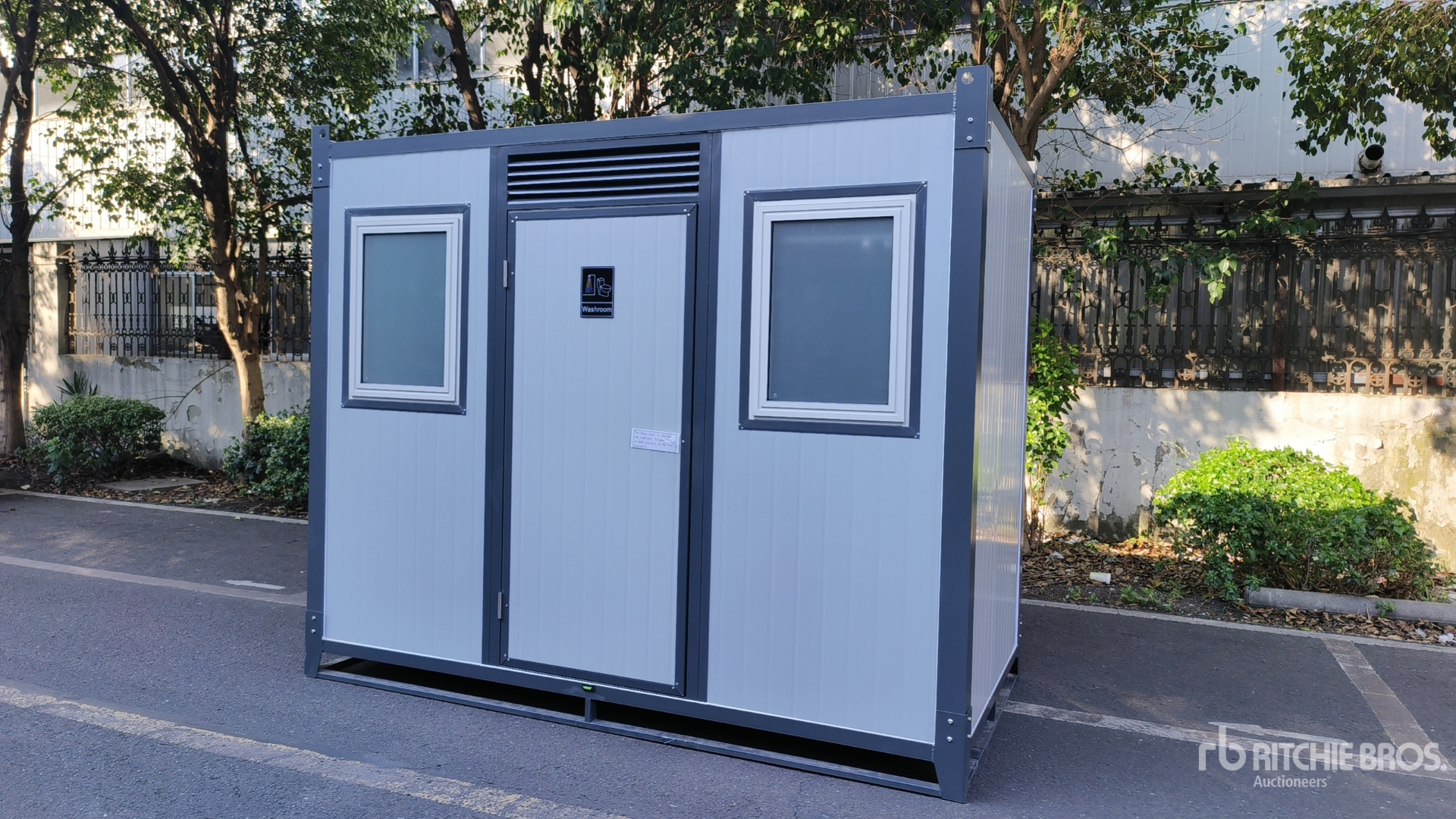 General Appearance with Featured Photo