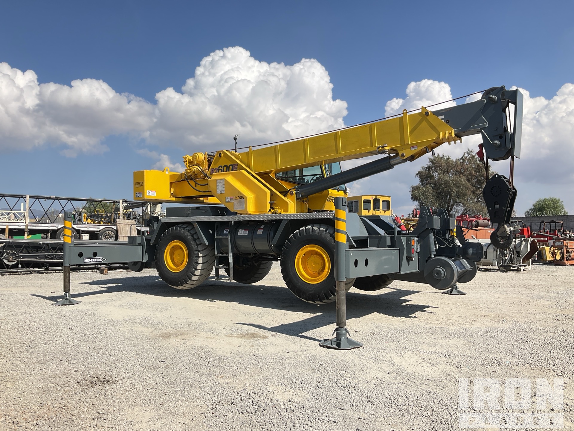 General Appearance with Bild, Ecke vorne rechts