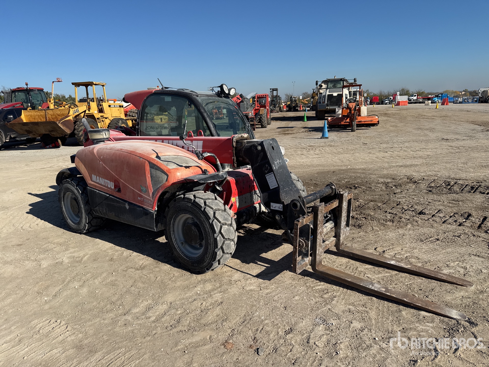 General Appearance with Picture, Right Front Corner