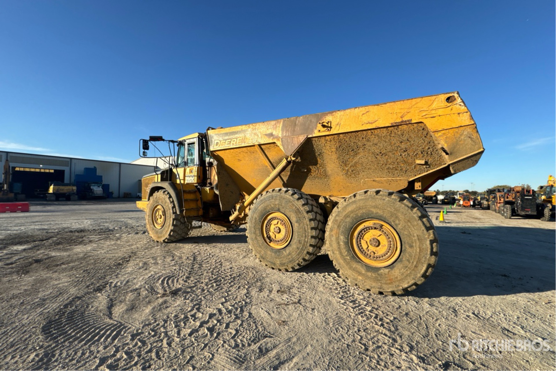 General Appearance with Foto, angolo posteriore sinistro