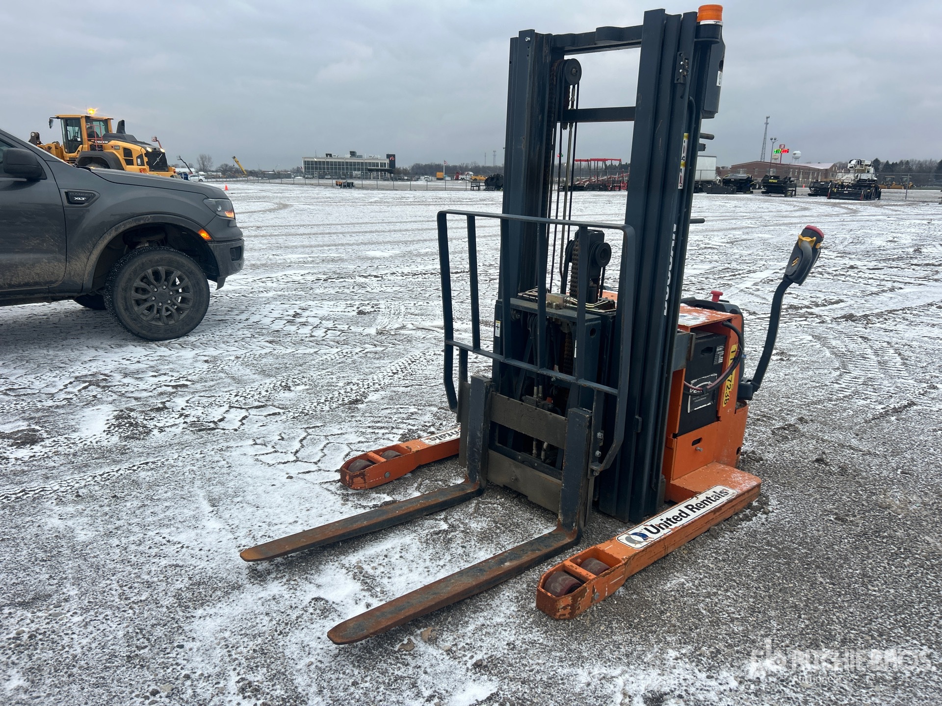 General Appearance with Bild, Ecke vorne links