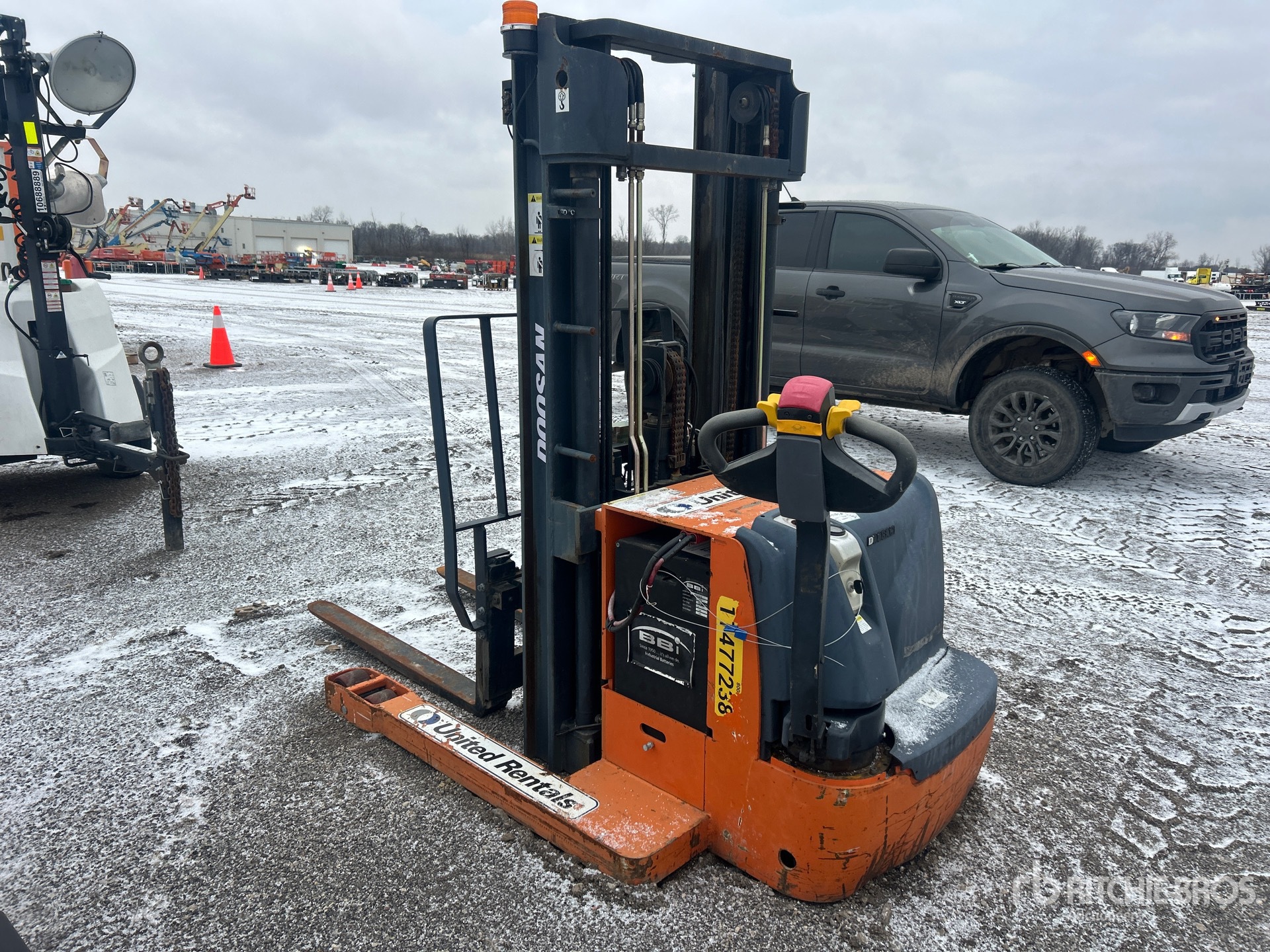 General Appearance with Bild, Ecke hinten links