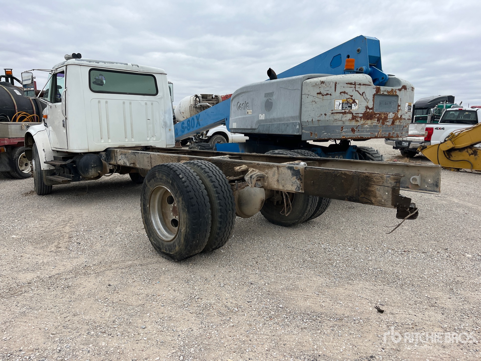 Aspect général with Image, coin arrière gauche