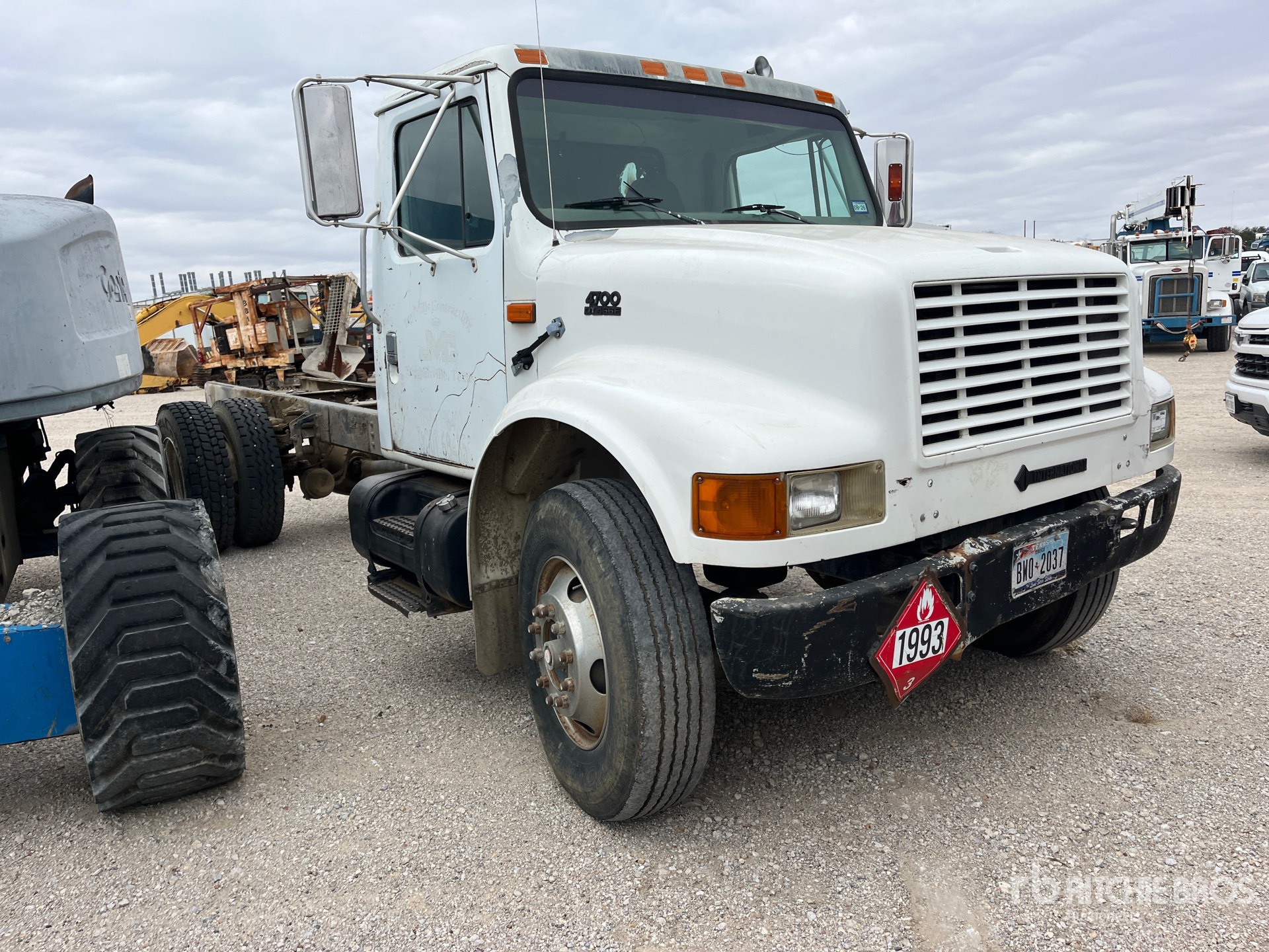 Aspect général with Image, coin avant droit