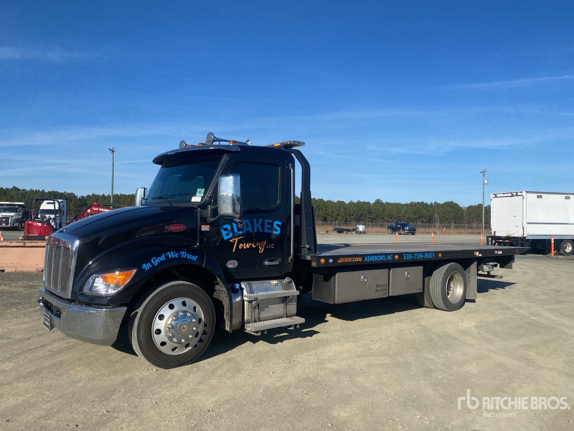 General Appearance with Bild, Ecke vorne links