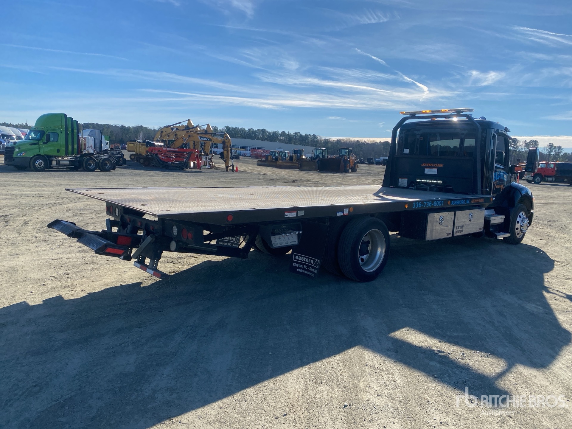 General Appearance with Bild, Ecke hinten rechts