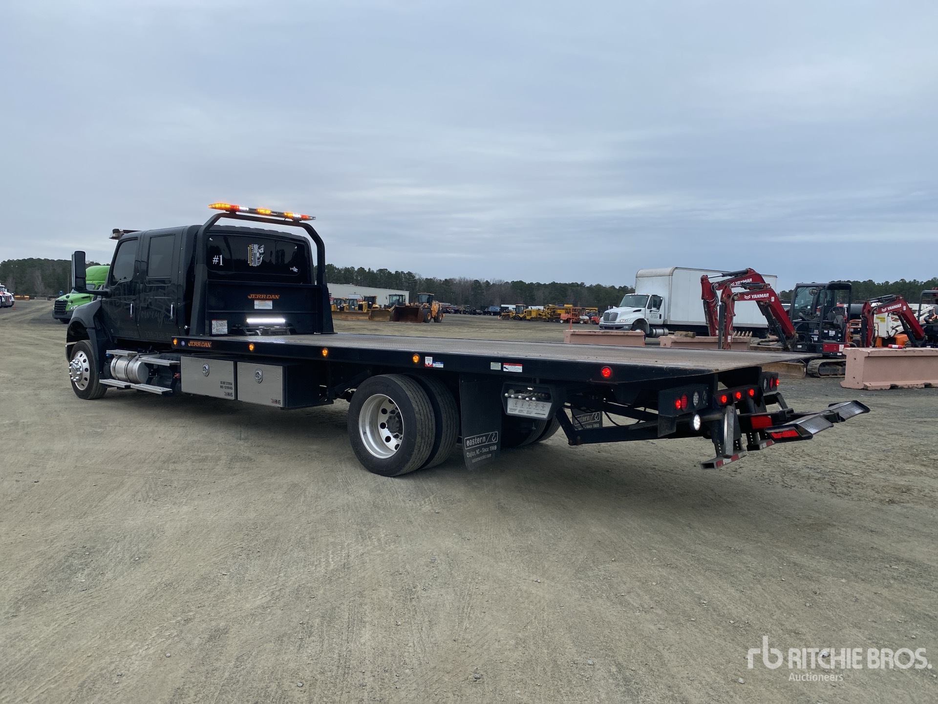 Aspect général with Image, coin arrière gauche