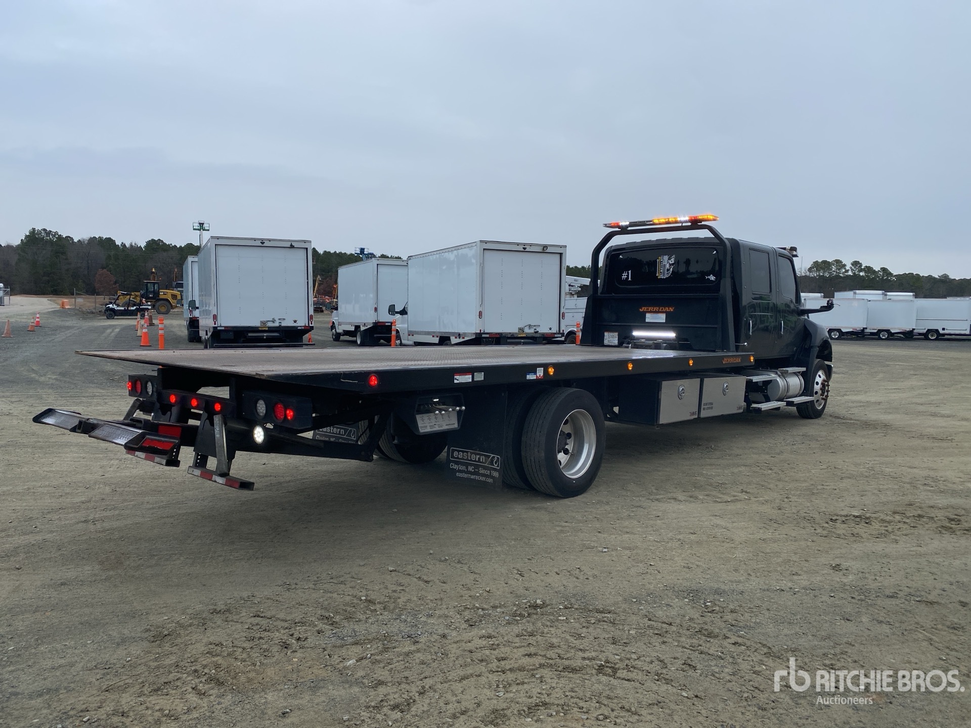 Aspect général with Image, coin arrière droit