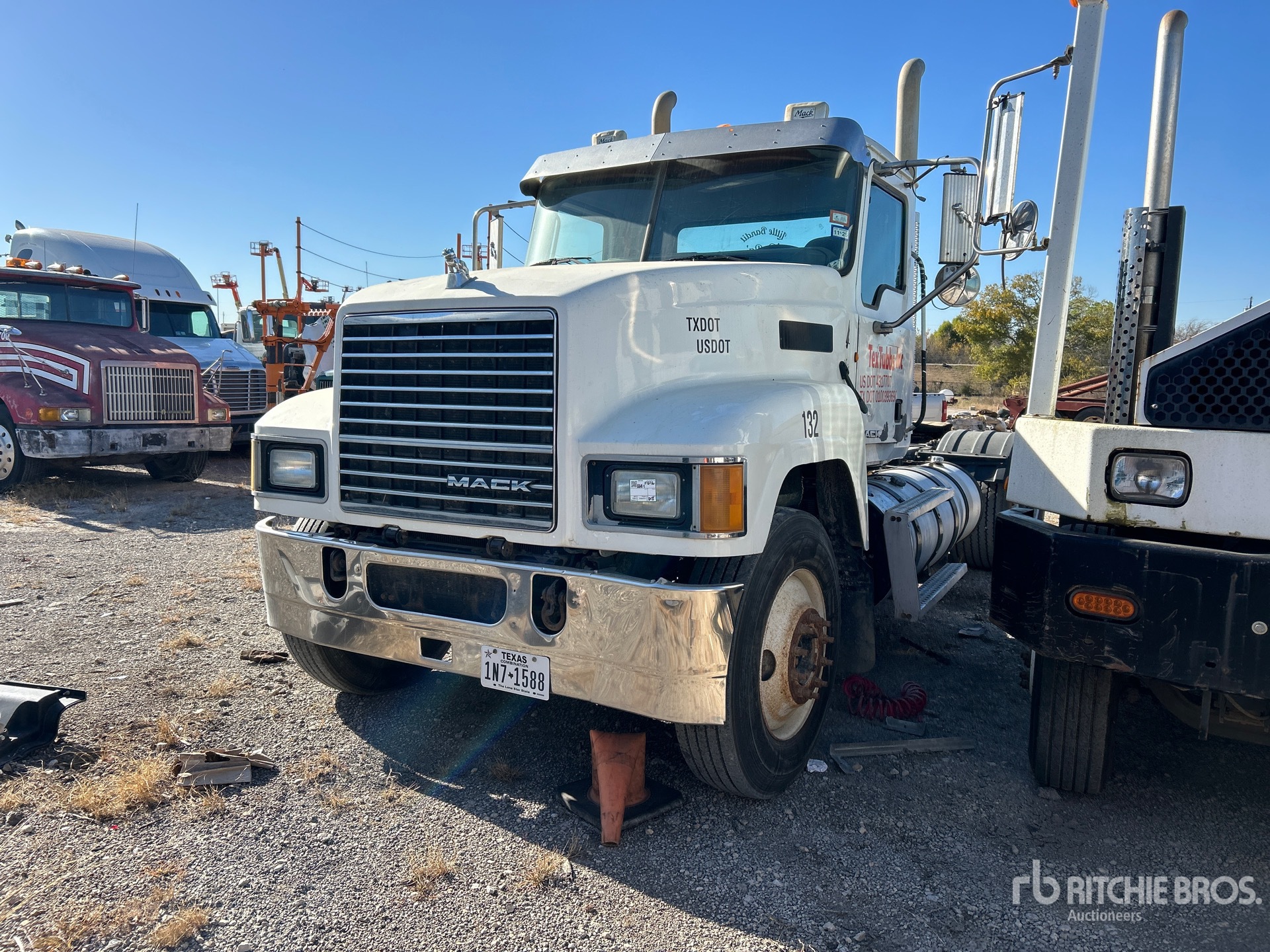 General Appearance with Picture, Left Front Corner