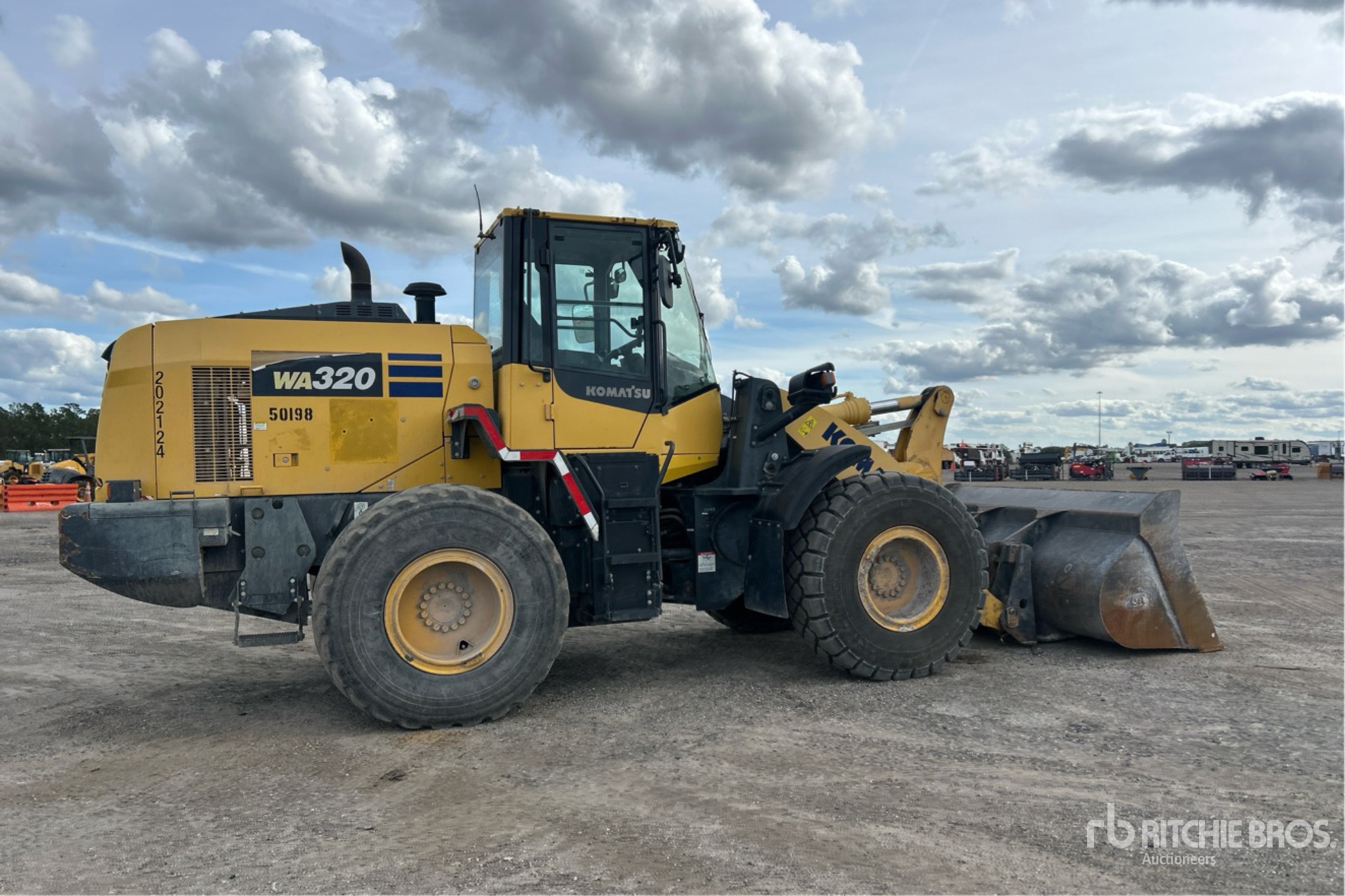 Aspect général with Image, coin arrière droit