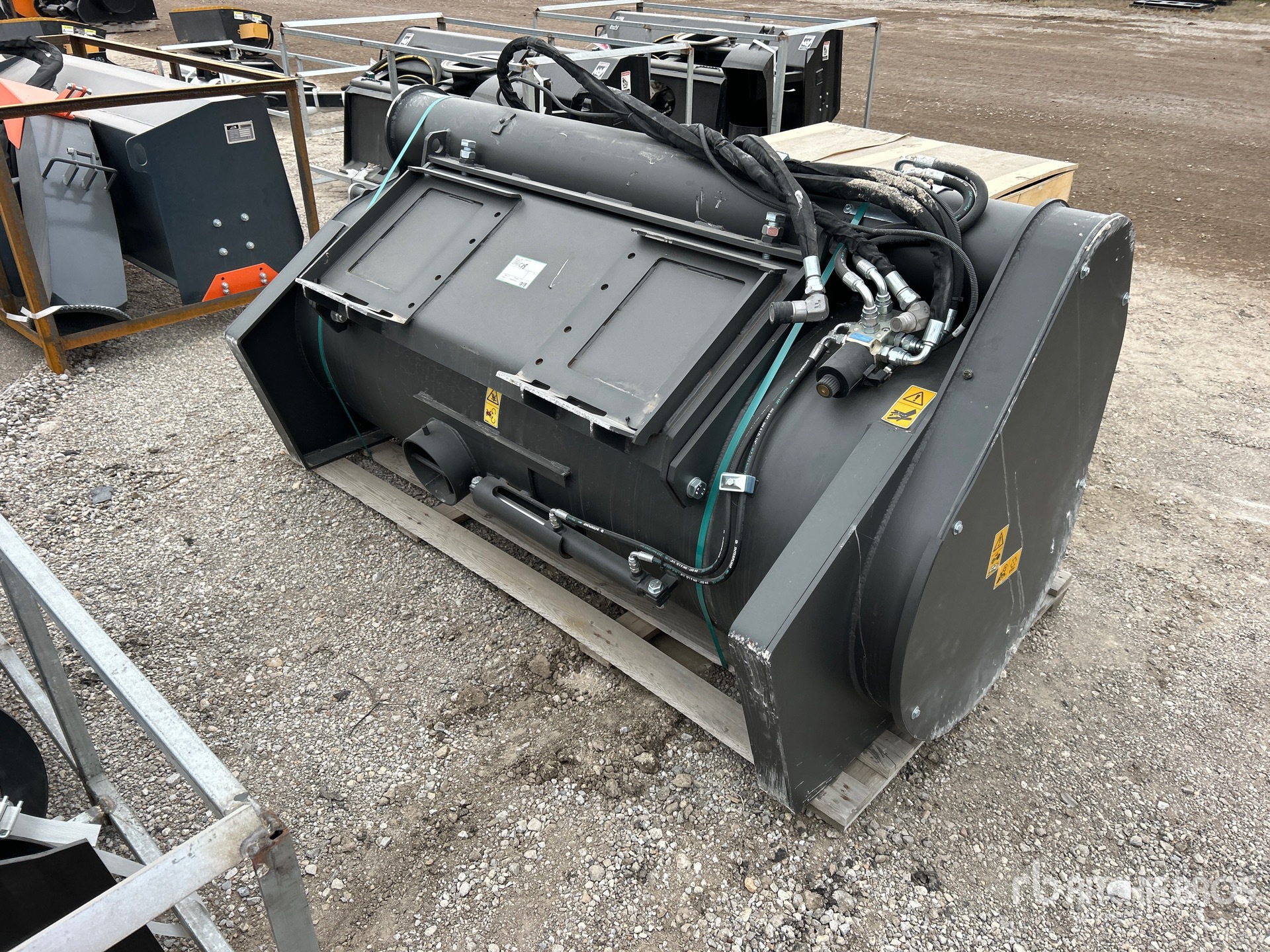 General Appearance with Foto, angolo anteriore sinistro