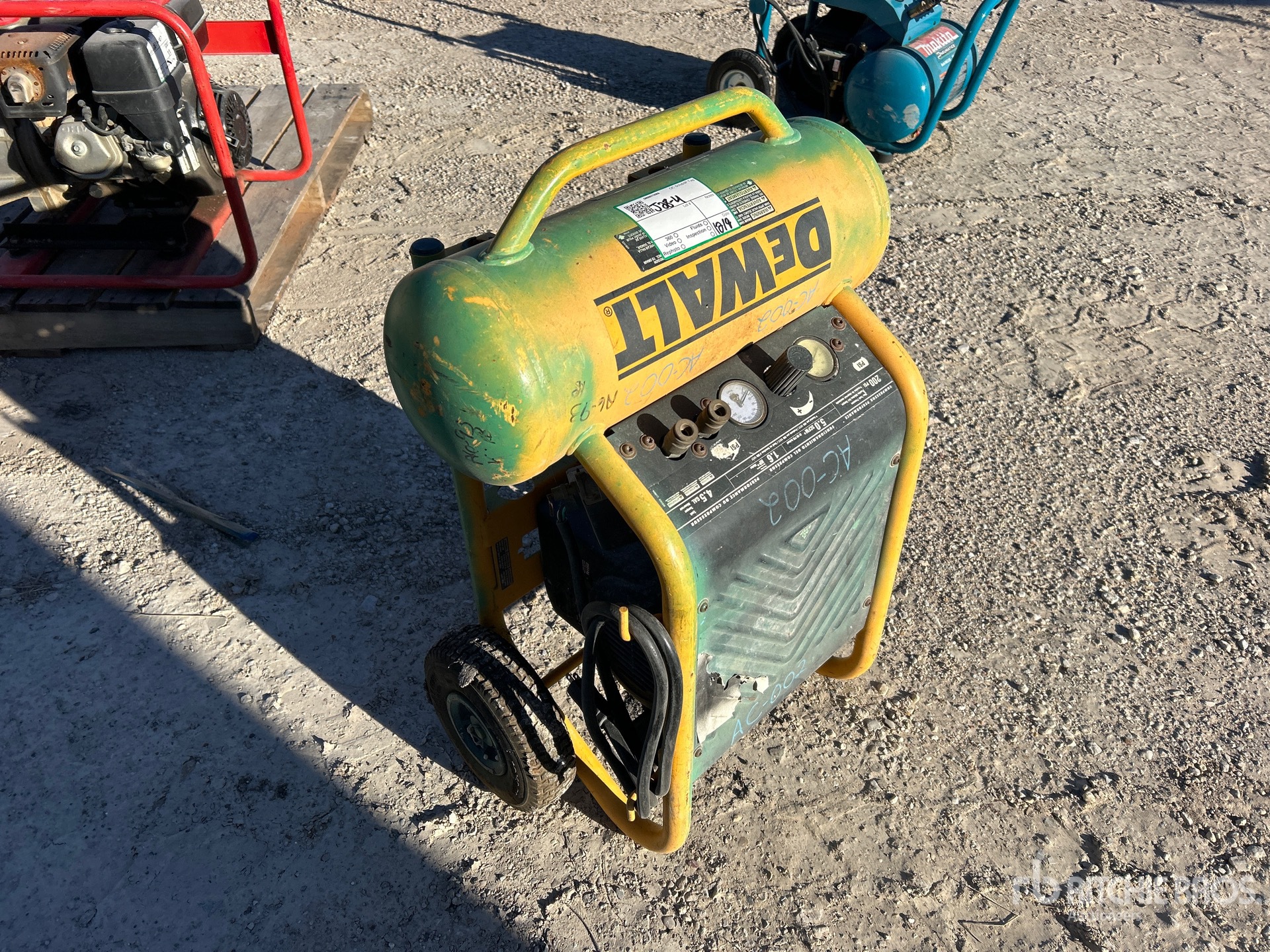 General Appearance with Picture, Right Front Corner