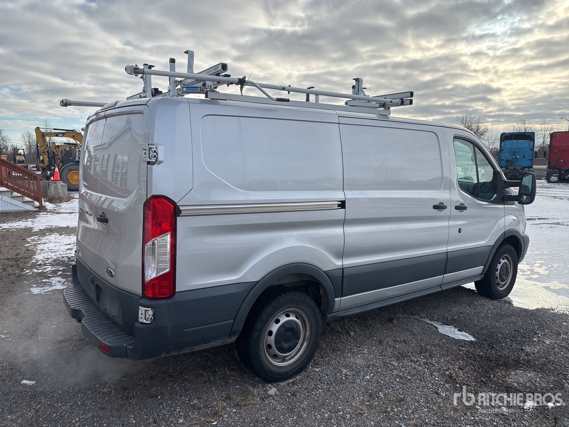 Aspect général with Image, coin arrière droit