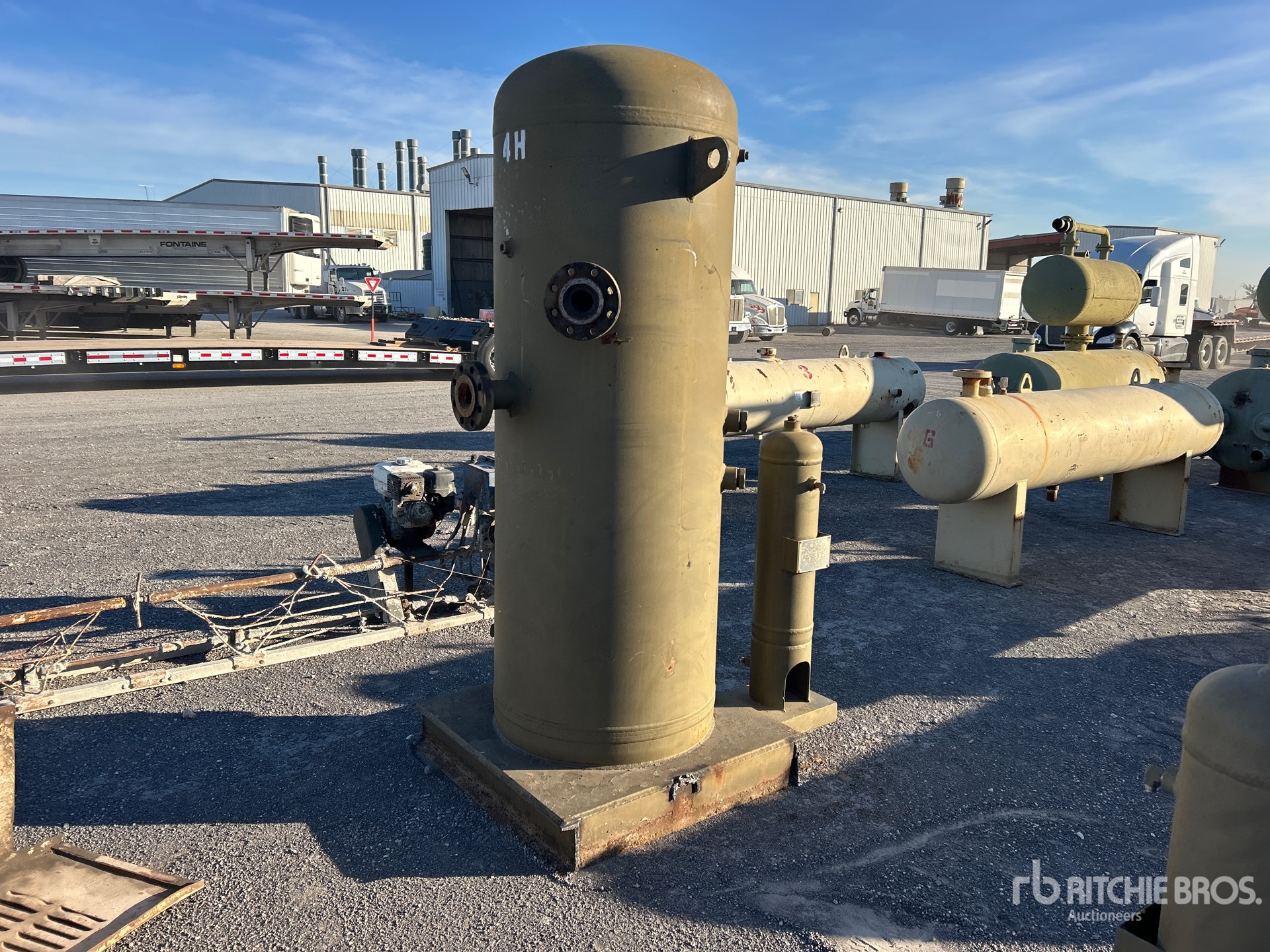 General Appearance with Picture, Left Rear Corner