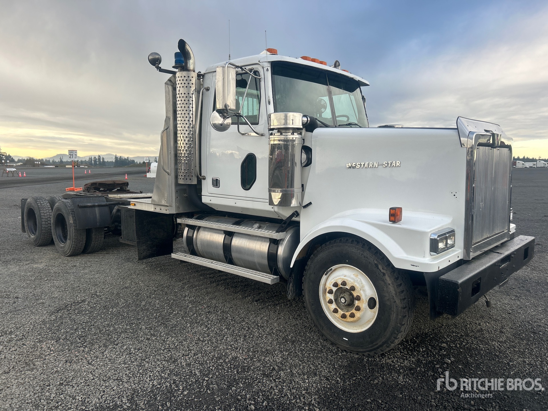 General Appearance with Picture, Right Front Corner