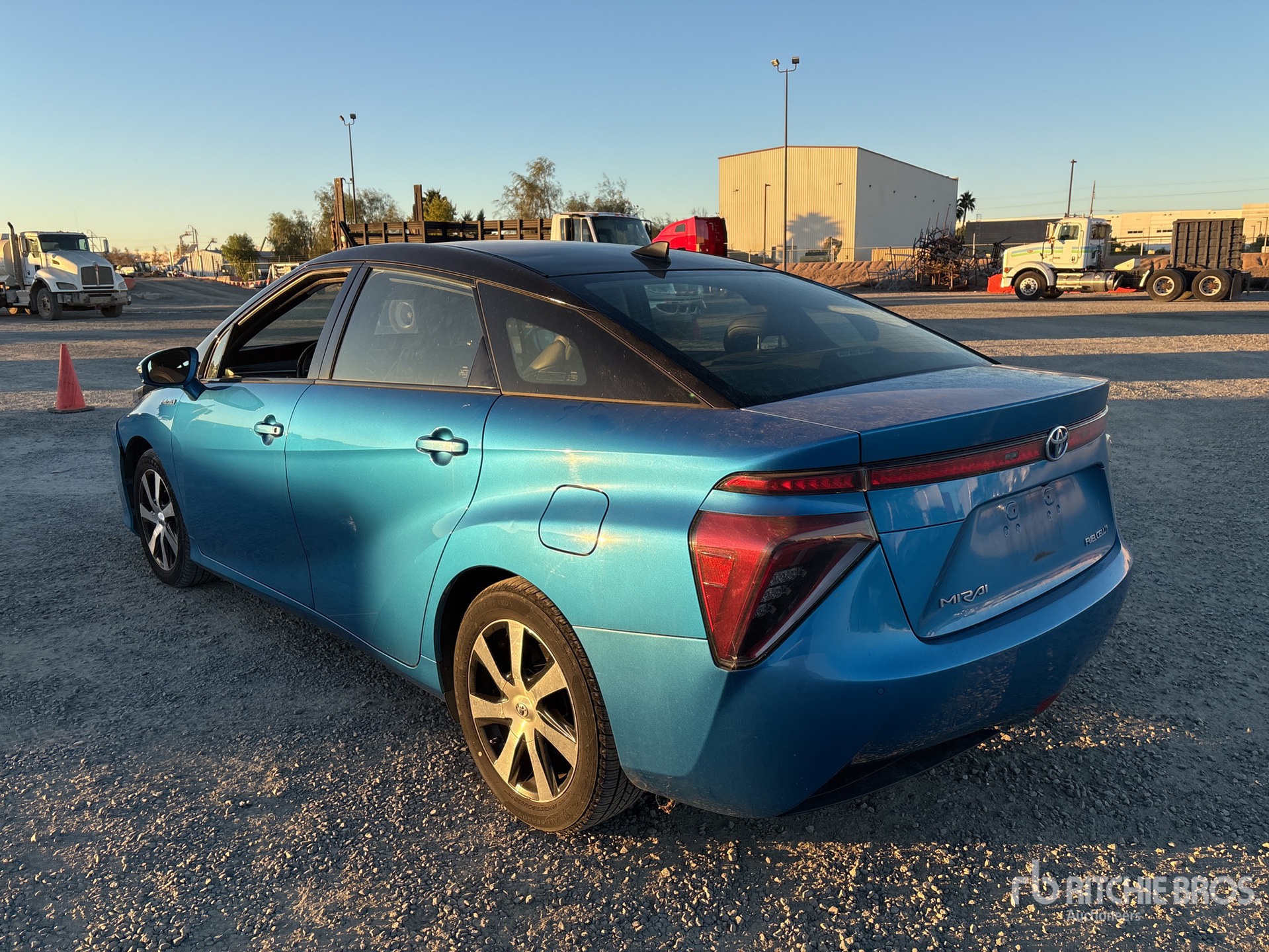 General Appearance with Picture, Left Rear Corner