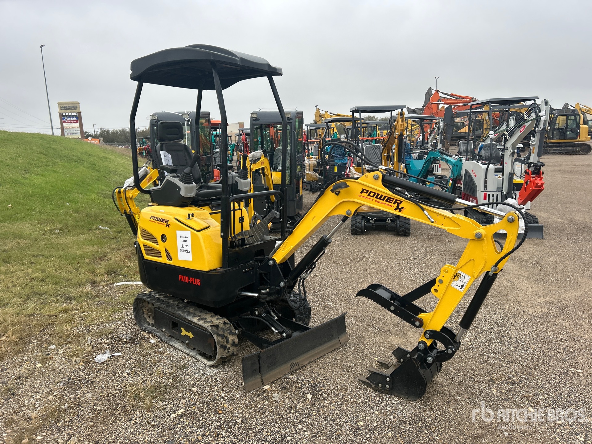 General Appearance with Picture, Right Front Corner