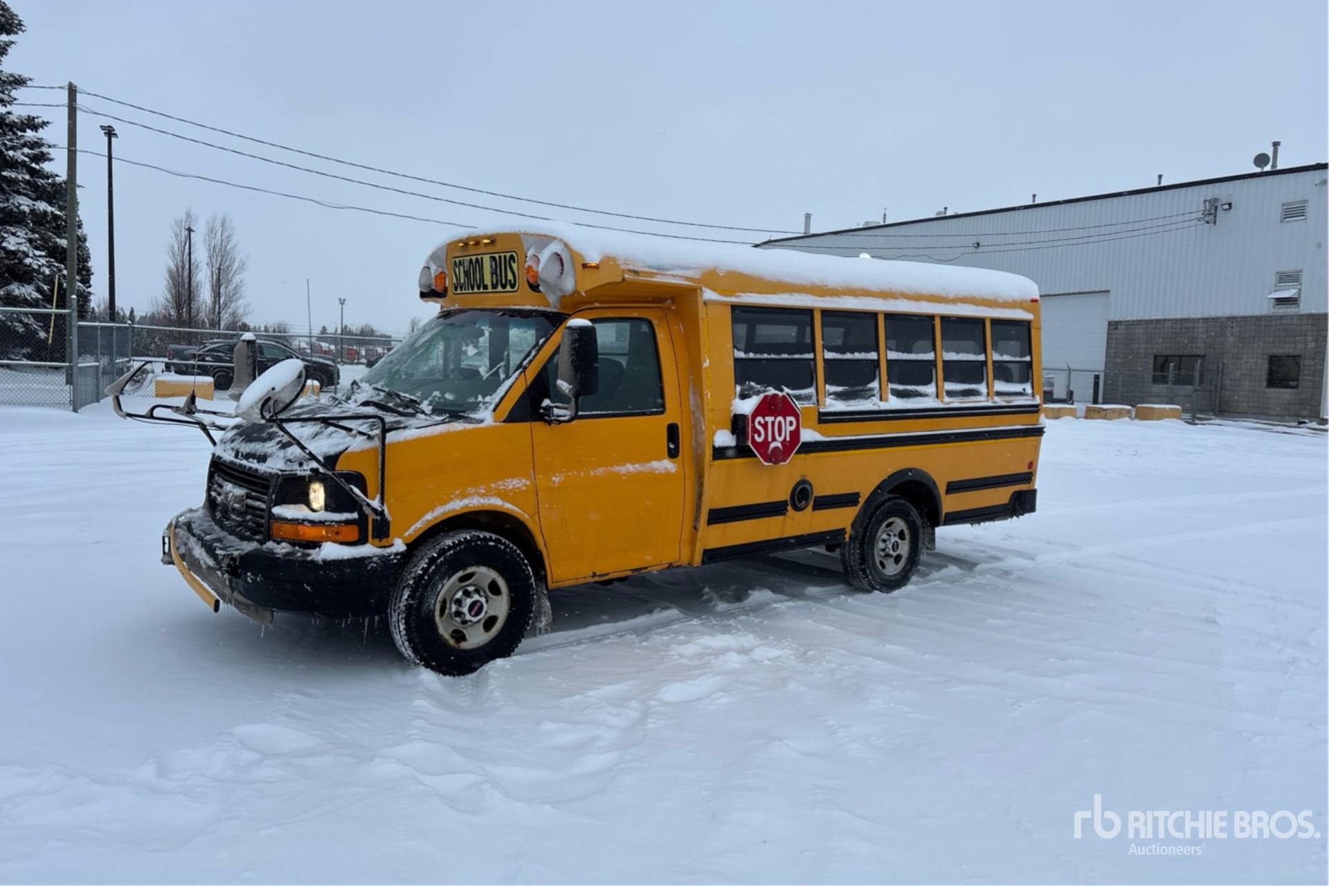 General Appearance with Picture, Left Front Corner