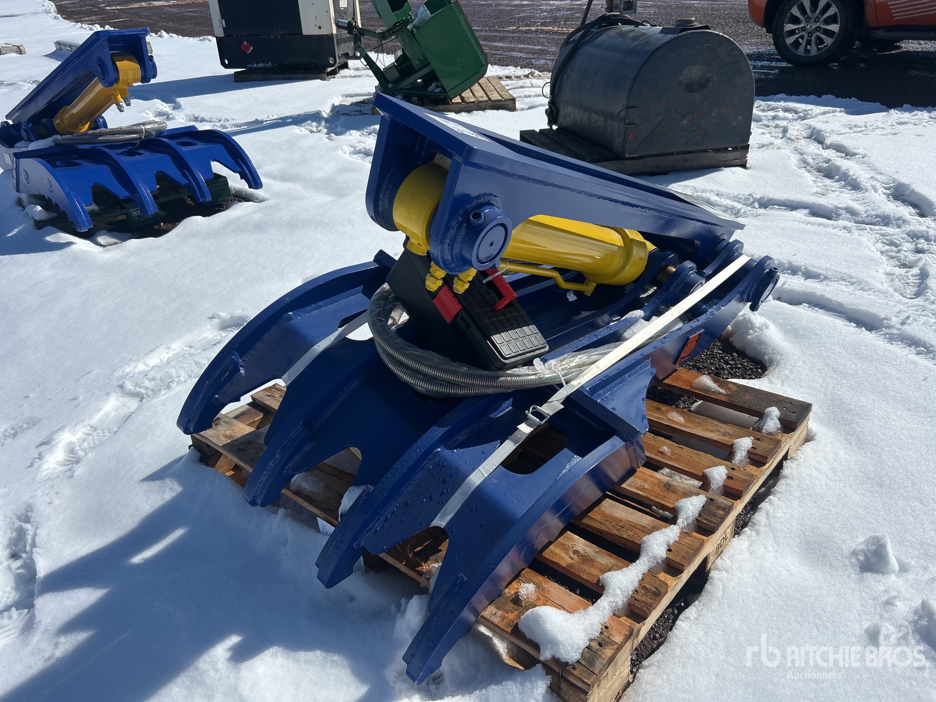 General Appearance with Picture, Left Front Corner