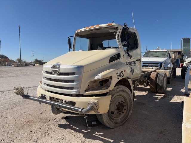 2015 (unverified) Hino 338 4x2 Cab and Chassis 2015 (unverified) Hino 338 4x2 Cab and Chassis