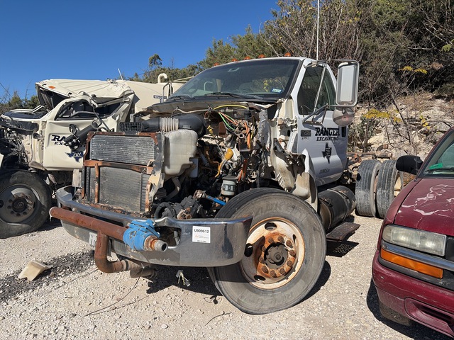 2009 Ford F-750 4x2 Cab and Chassis (Inoperable)