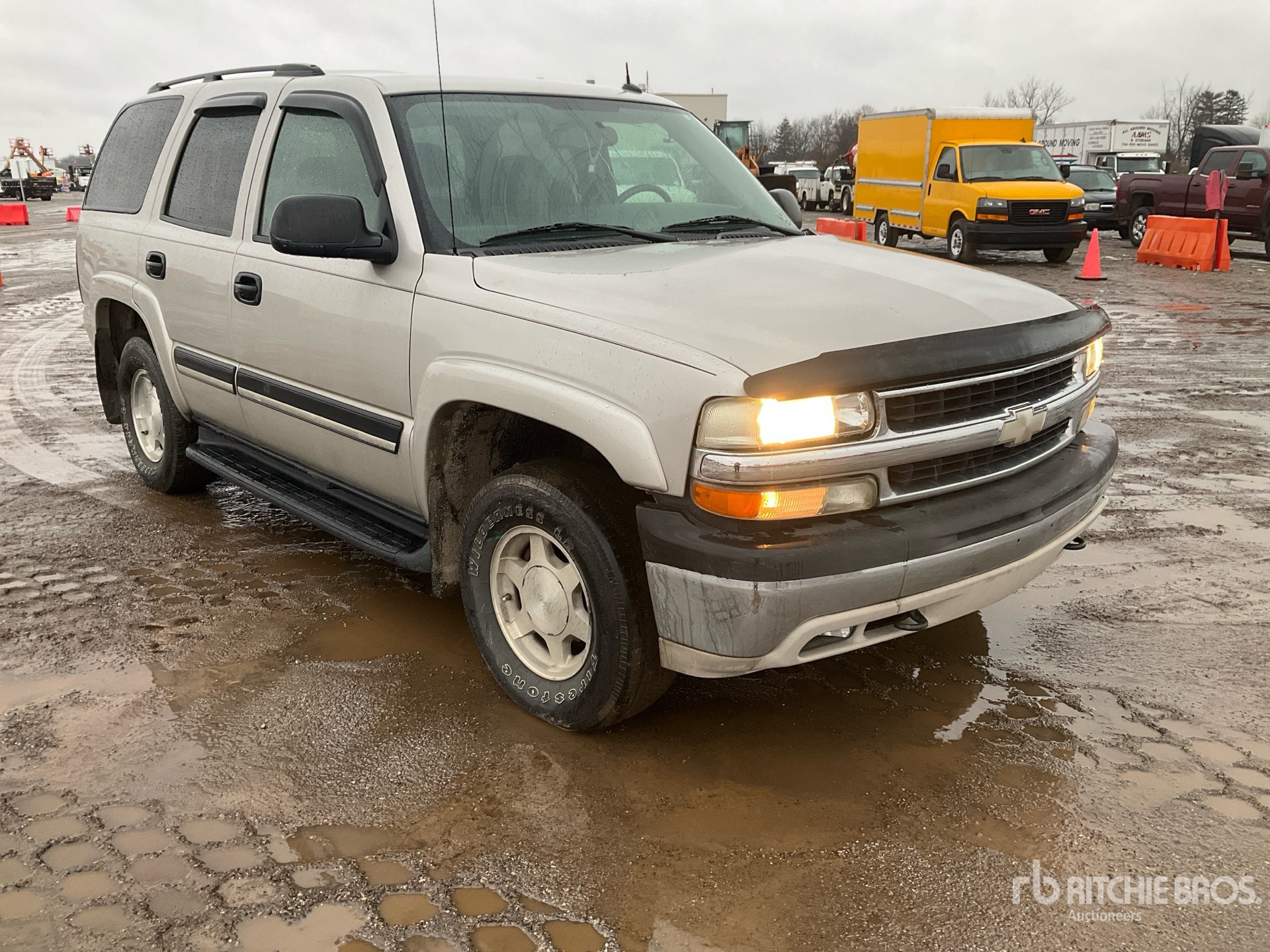 General Appearance with Picture, Right Front Corner