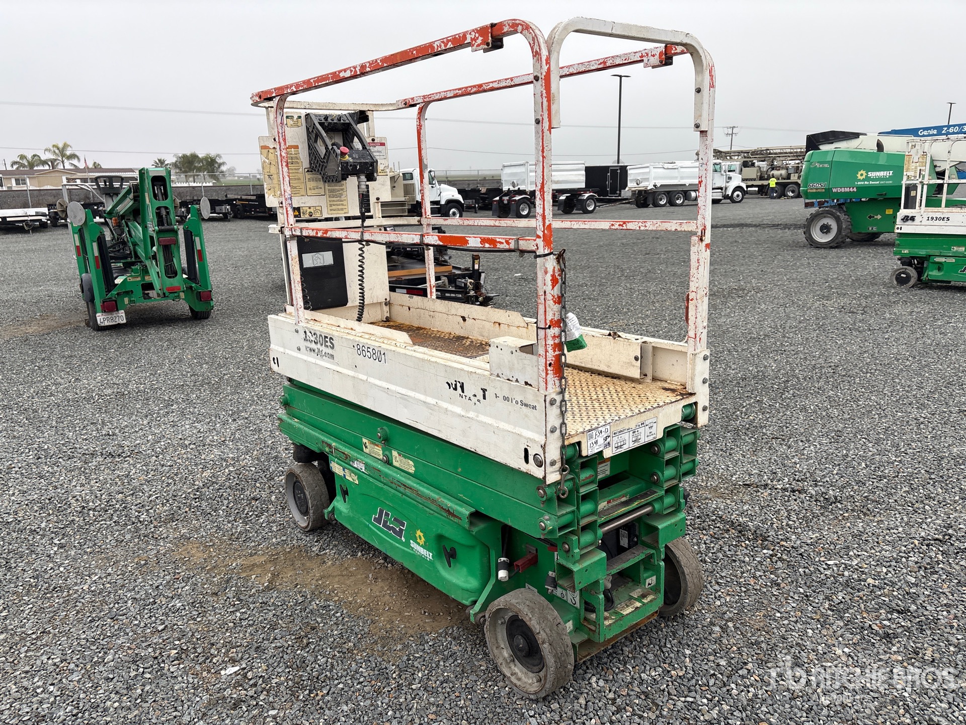 Aspect général with Image, coin arrière gauche