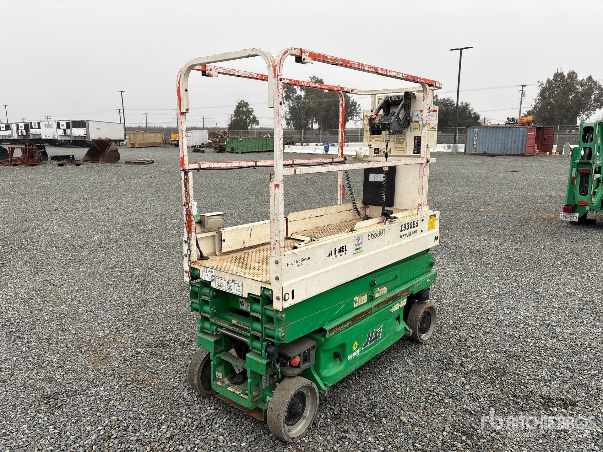 Aspect général with Image, coin arrière droit