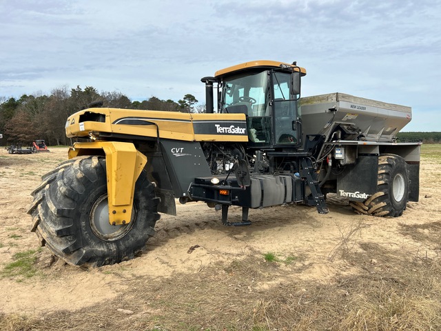Terra-Gator L4000G4 S/A Fertilizer Spreader