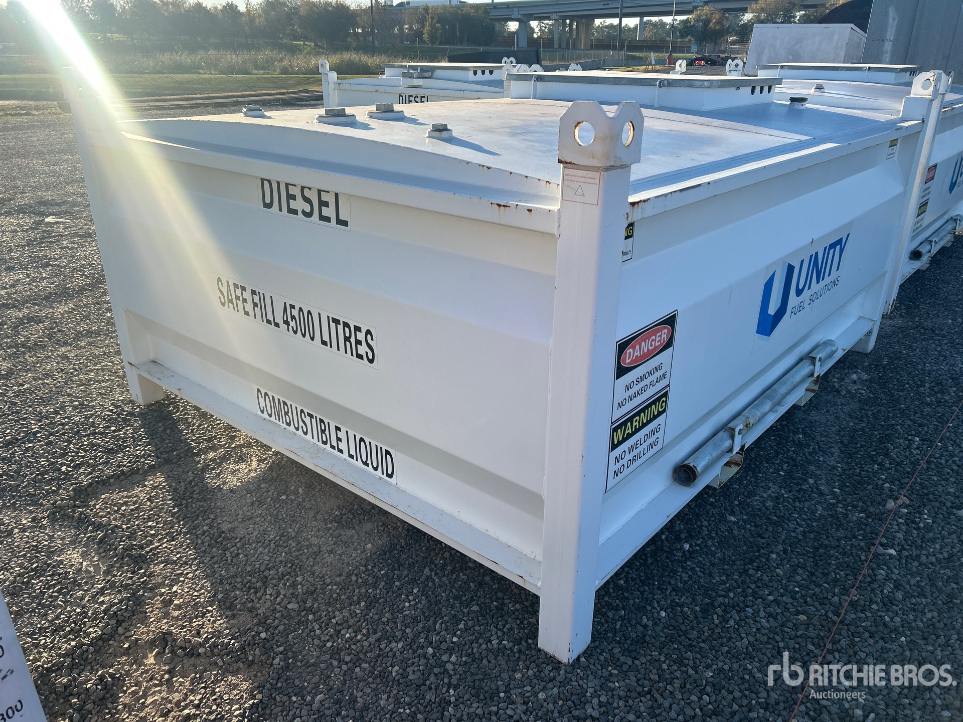 General Appearance with Imagen: esquina trasera derecha