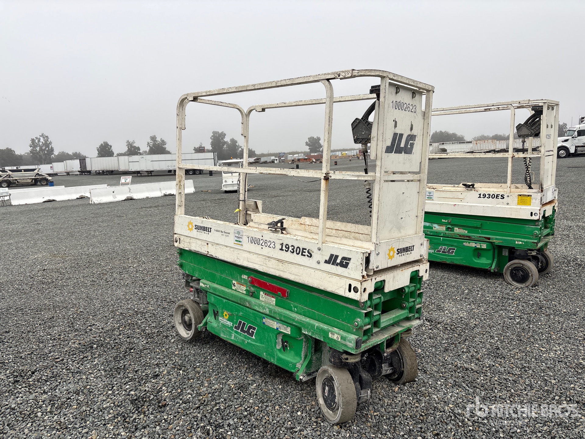 Aspect général with Image, coin avant droit
