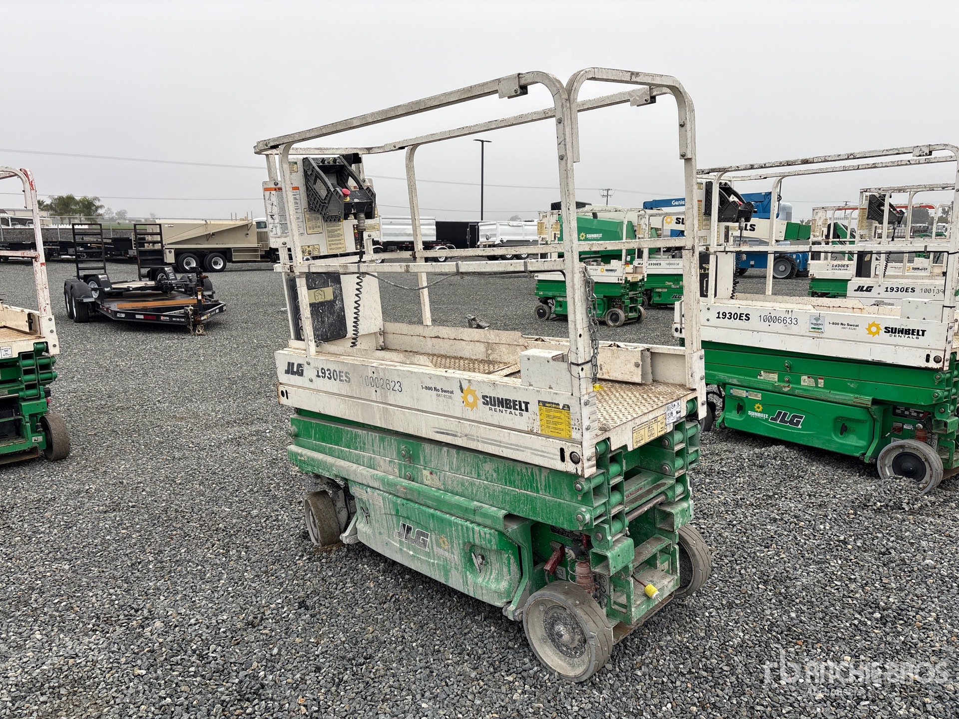 Aspect général with Image, coin arrière gauche