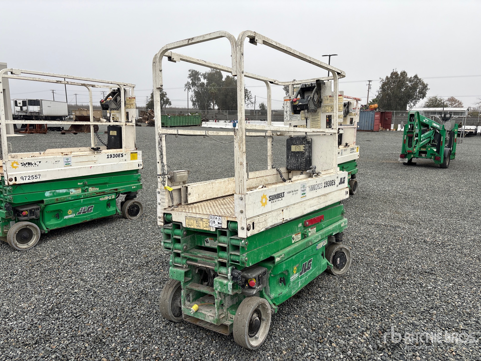 Aspect général with Image, coin arrière droit