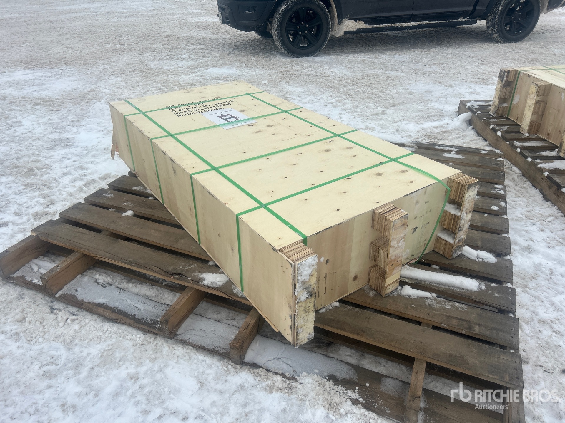 General Appearance with Picture, Left Rear Corner