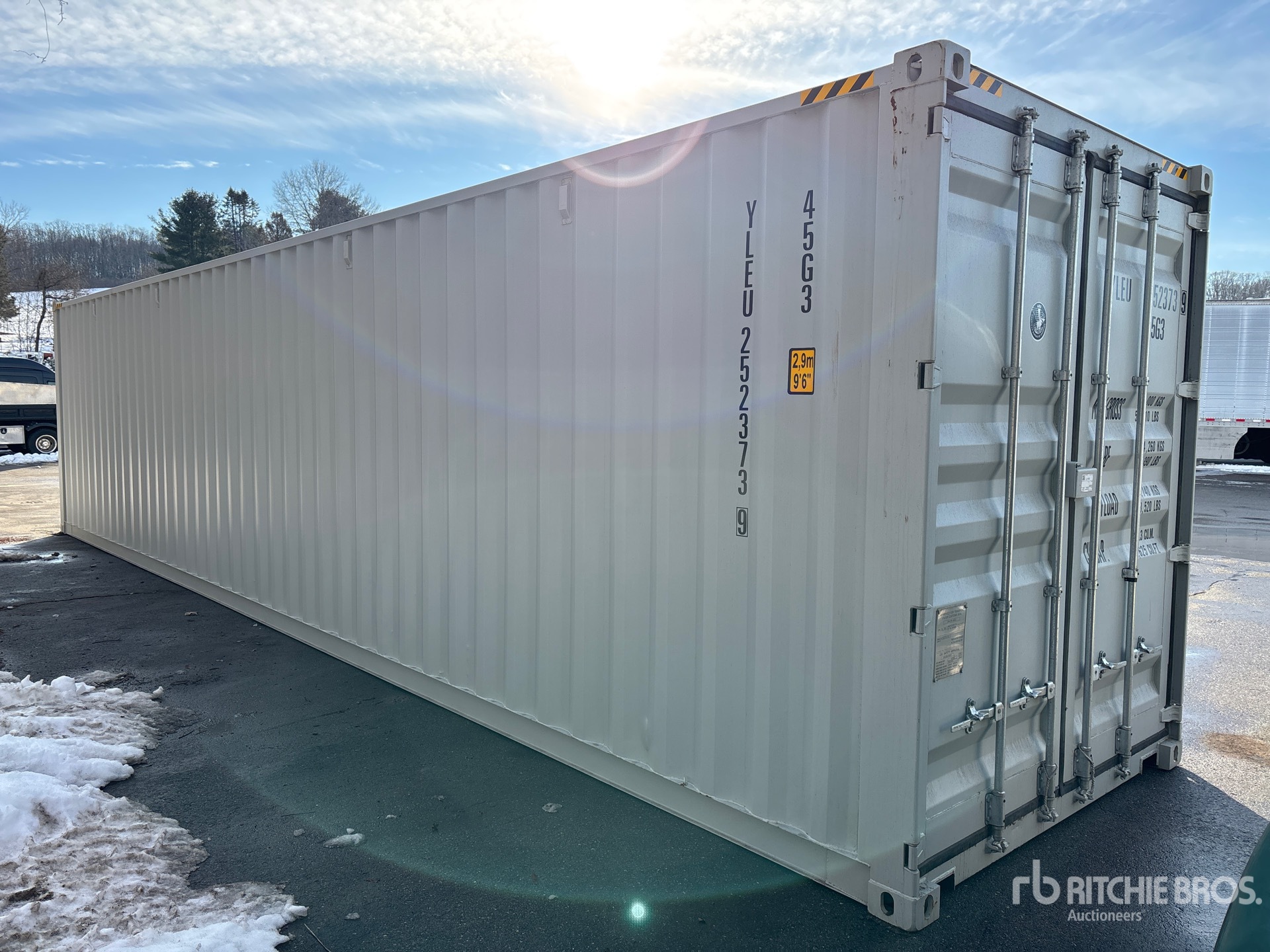 General Appearance with Picture, Right Front Corner