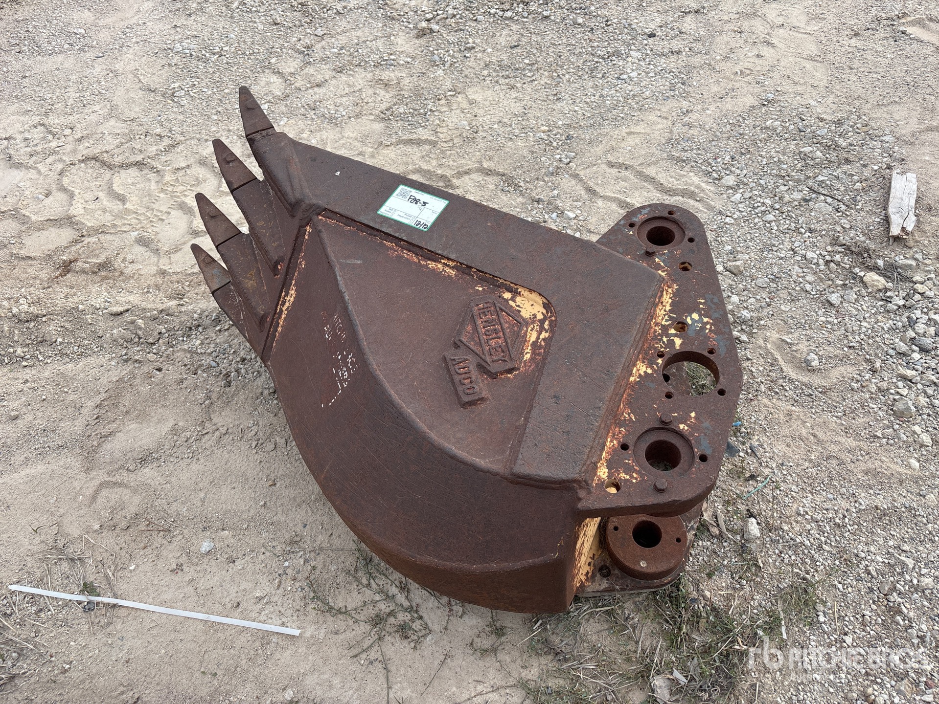 General Appearance with Picture, Right Rear Corner