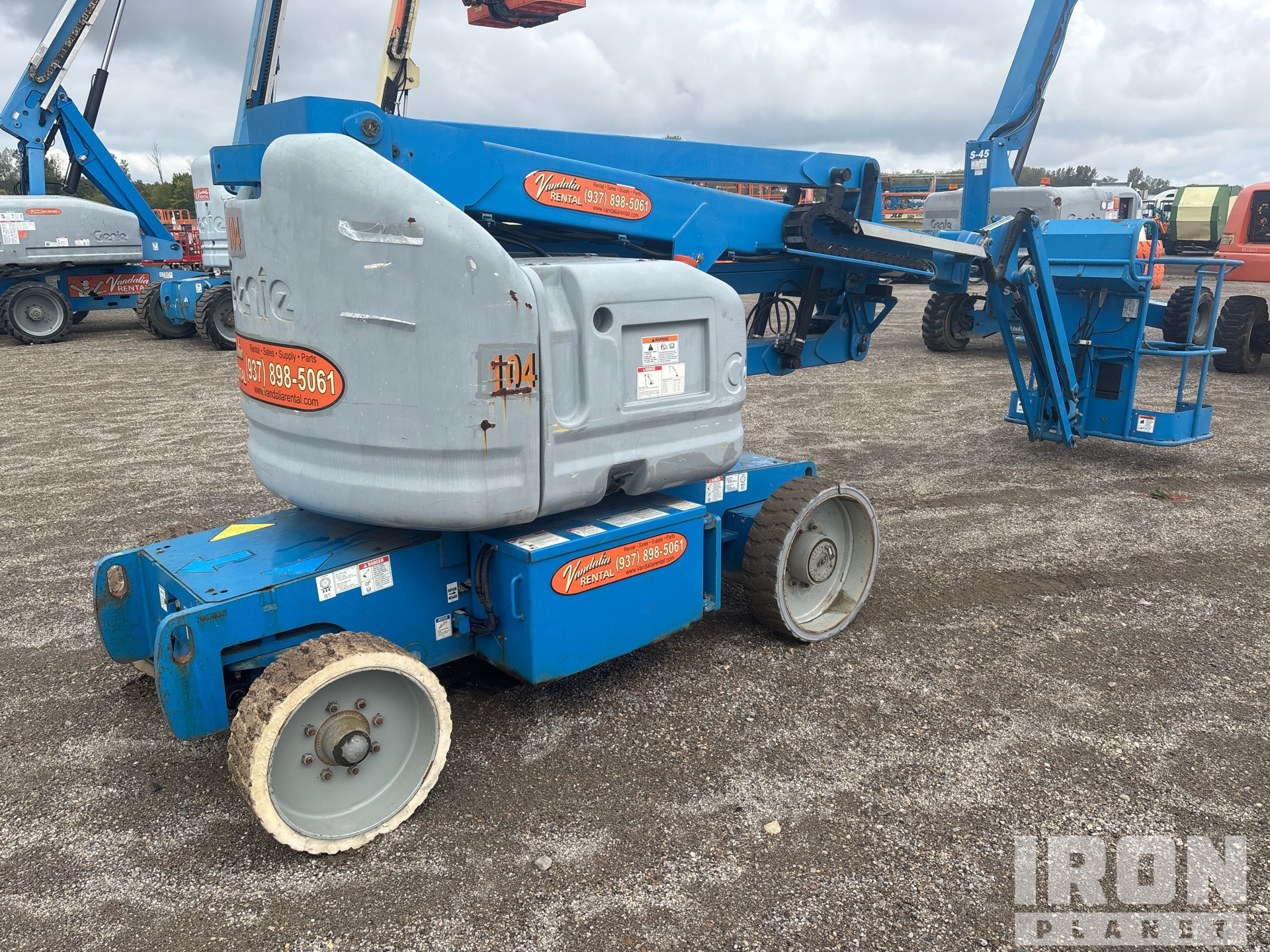 General Appearance with Picture, Right Rear Corner