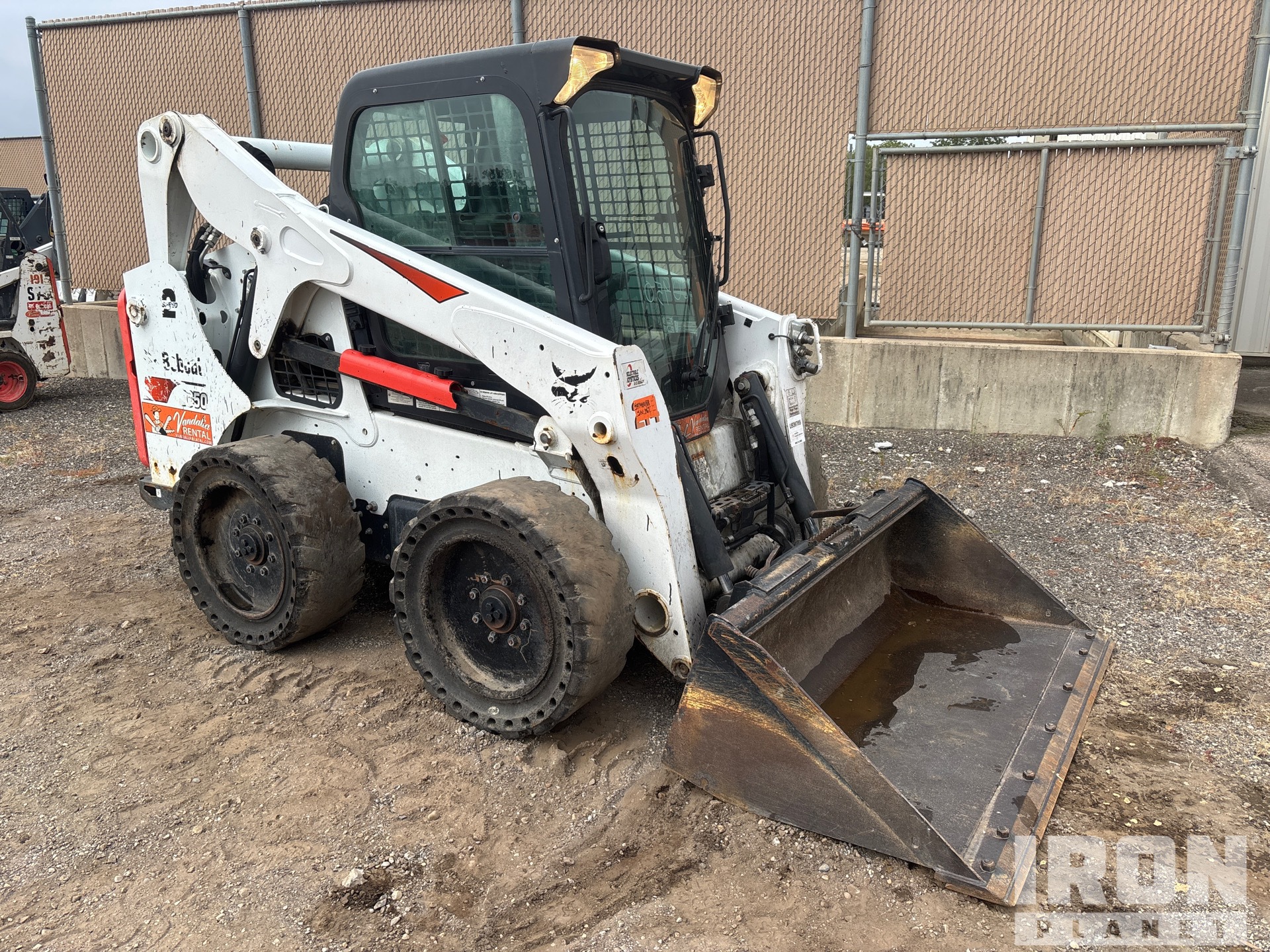 General Appearance with Bild, Ecke vorne rechts