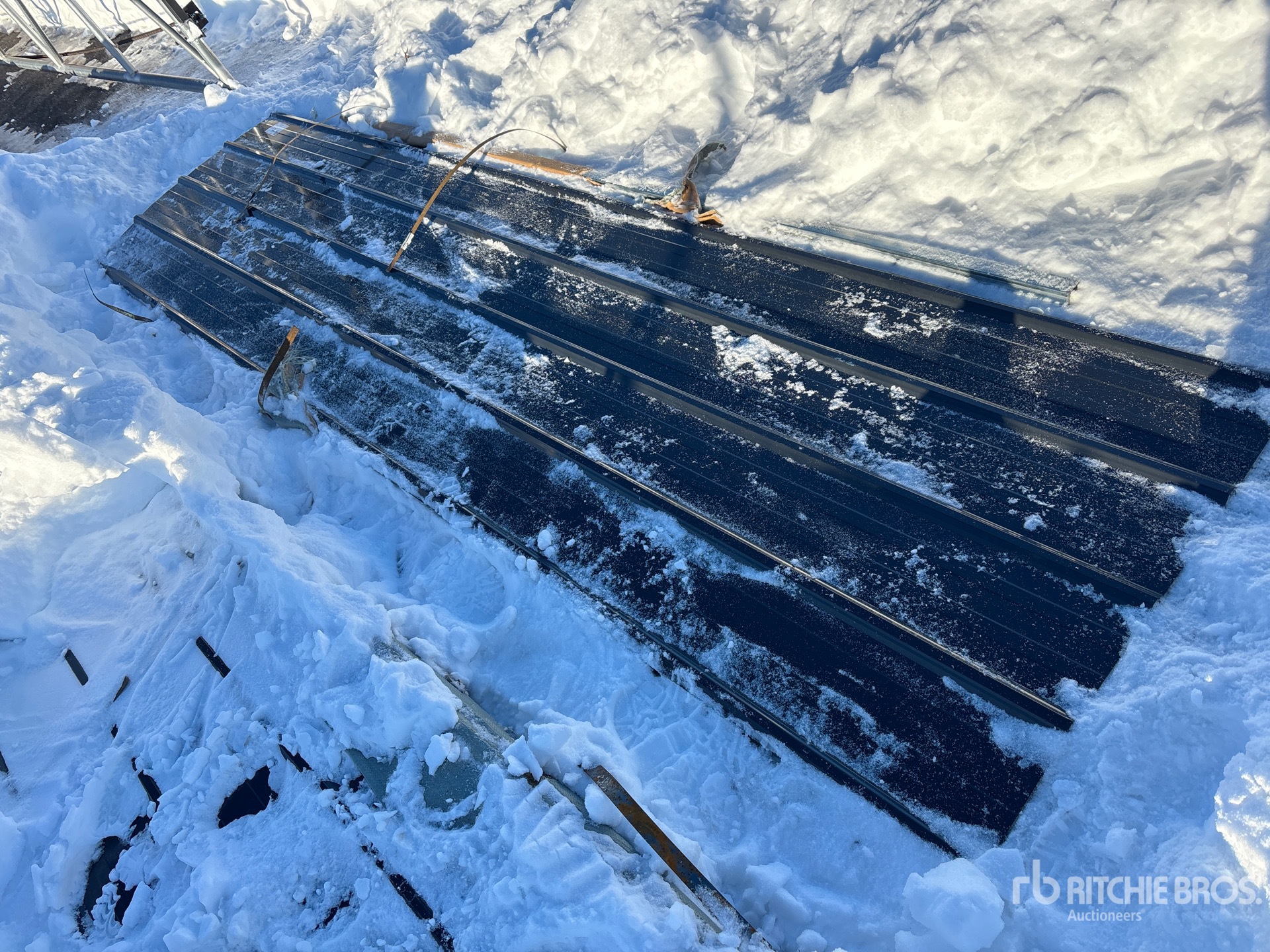 Aspect général with Image, coin arrière droit