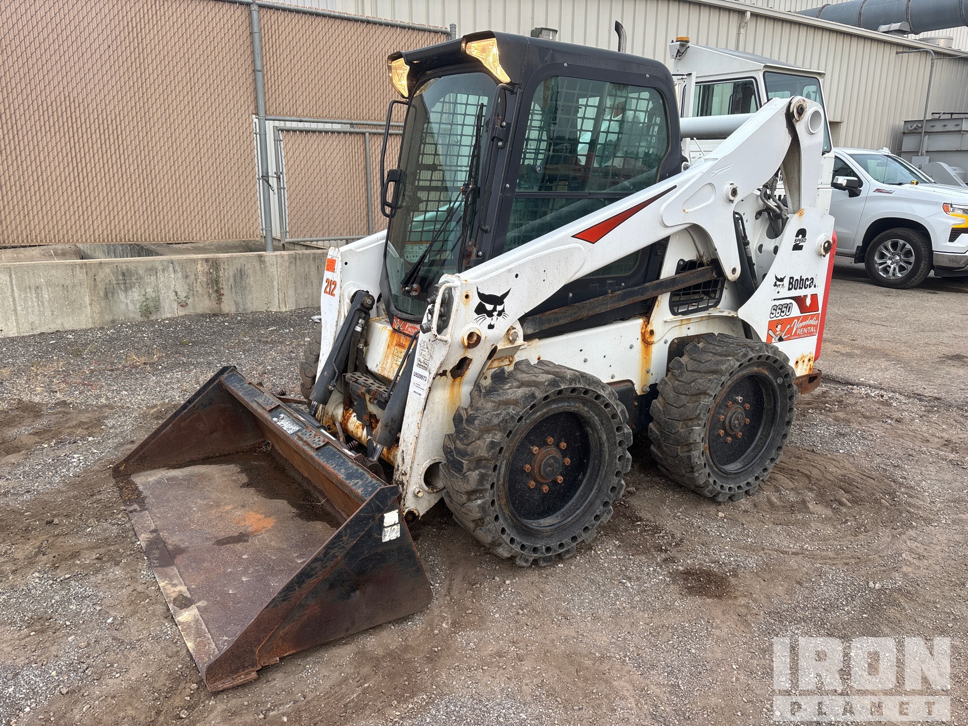 General Appearance with Picture, Left Front Corner